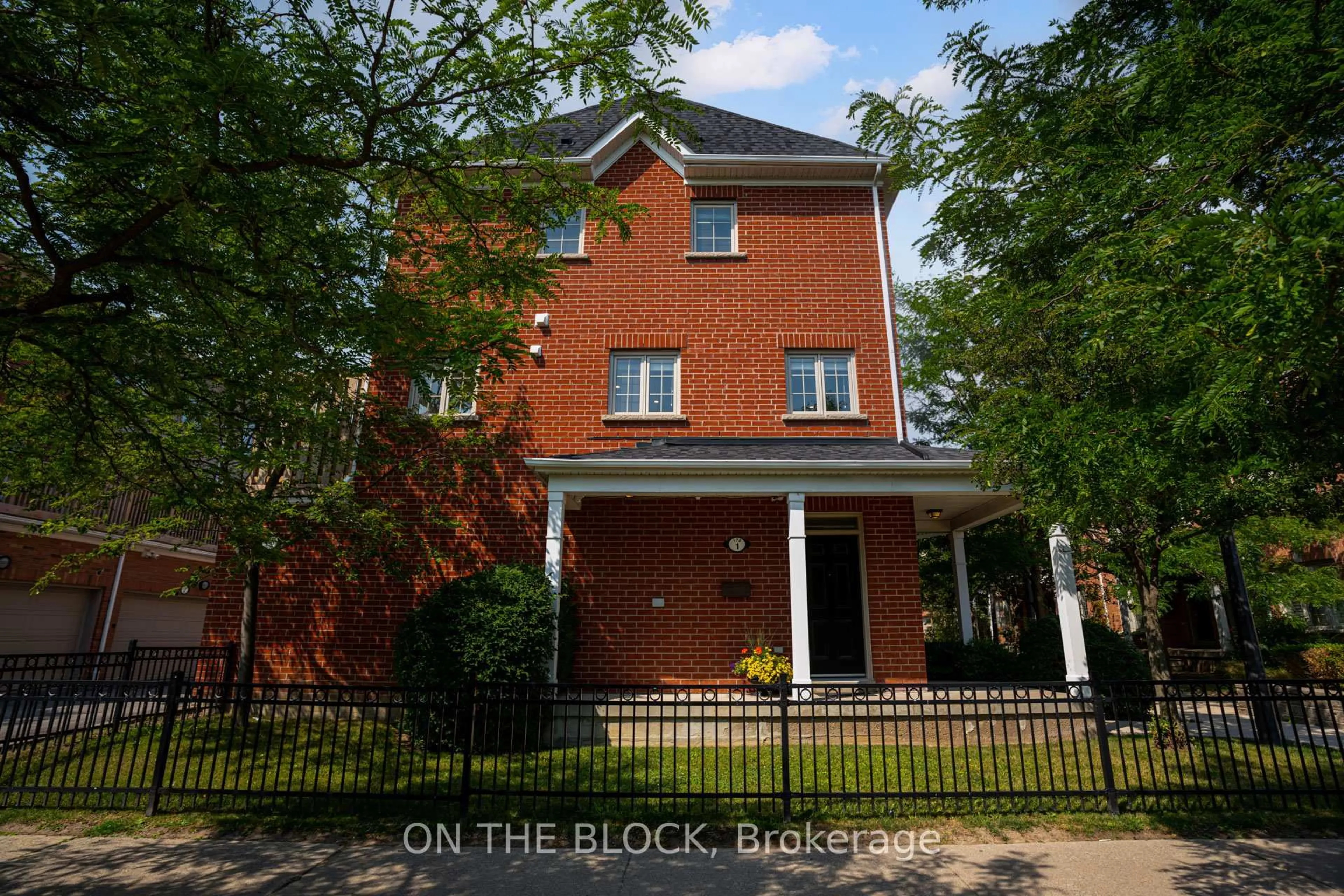 Home with brick exterior material, building for 170 Twelfth St #1, Toronto Ontario M8V 4E5