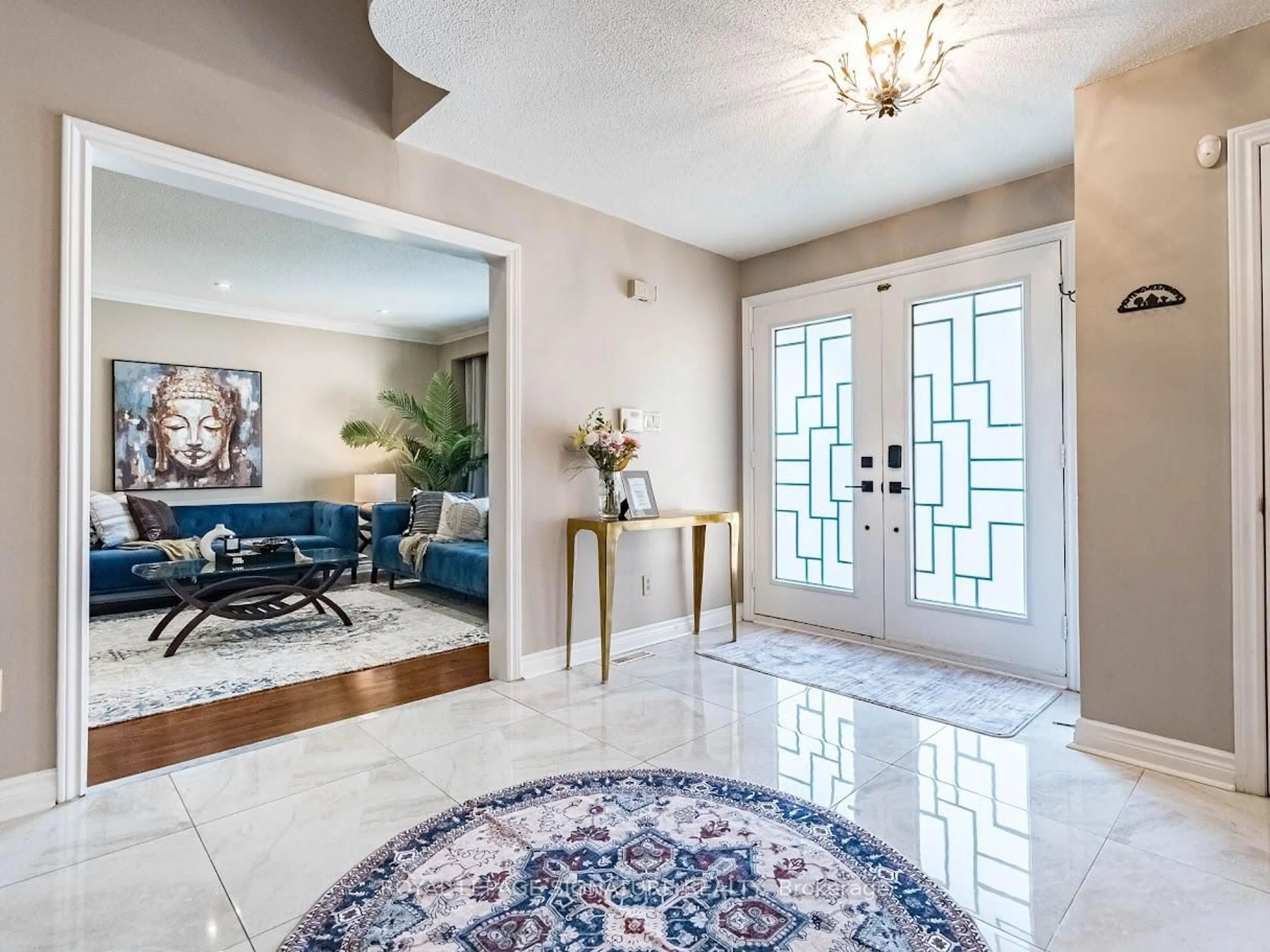 Indoor entryway for 1206 Glenashton Dr, Oakville Ontario L6H 5L9