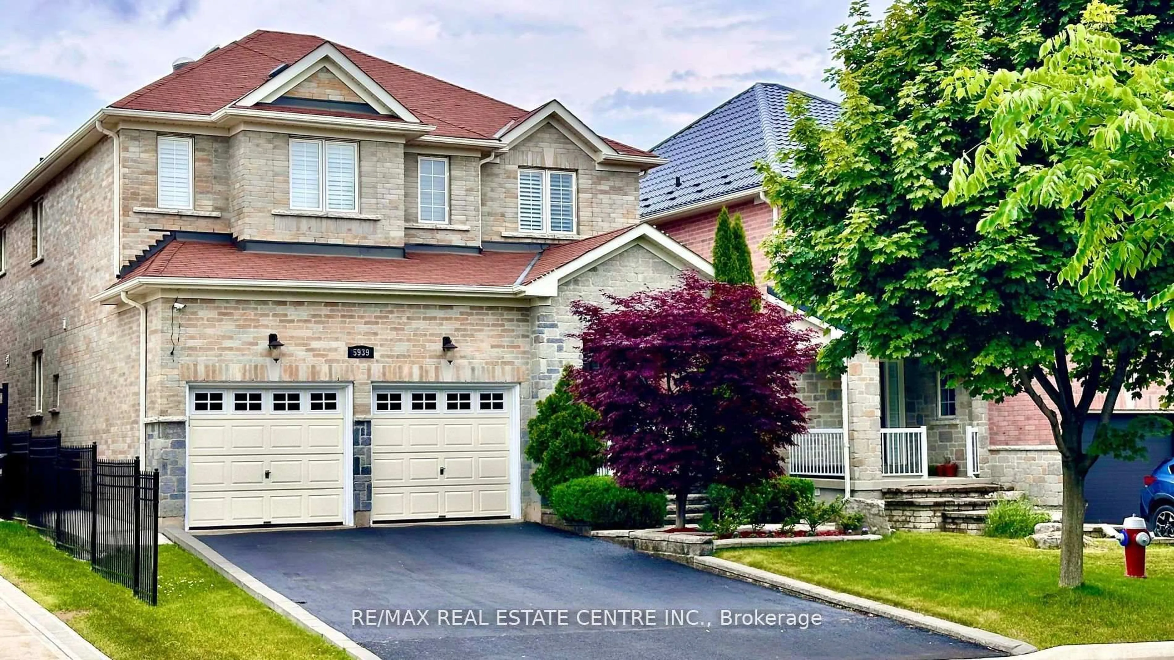 Home with brick exterior material, street for 5939 Talisman Crt, Mississauga Ontario L5M 6A1
