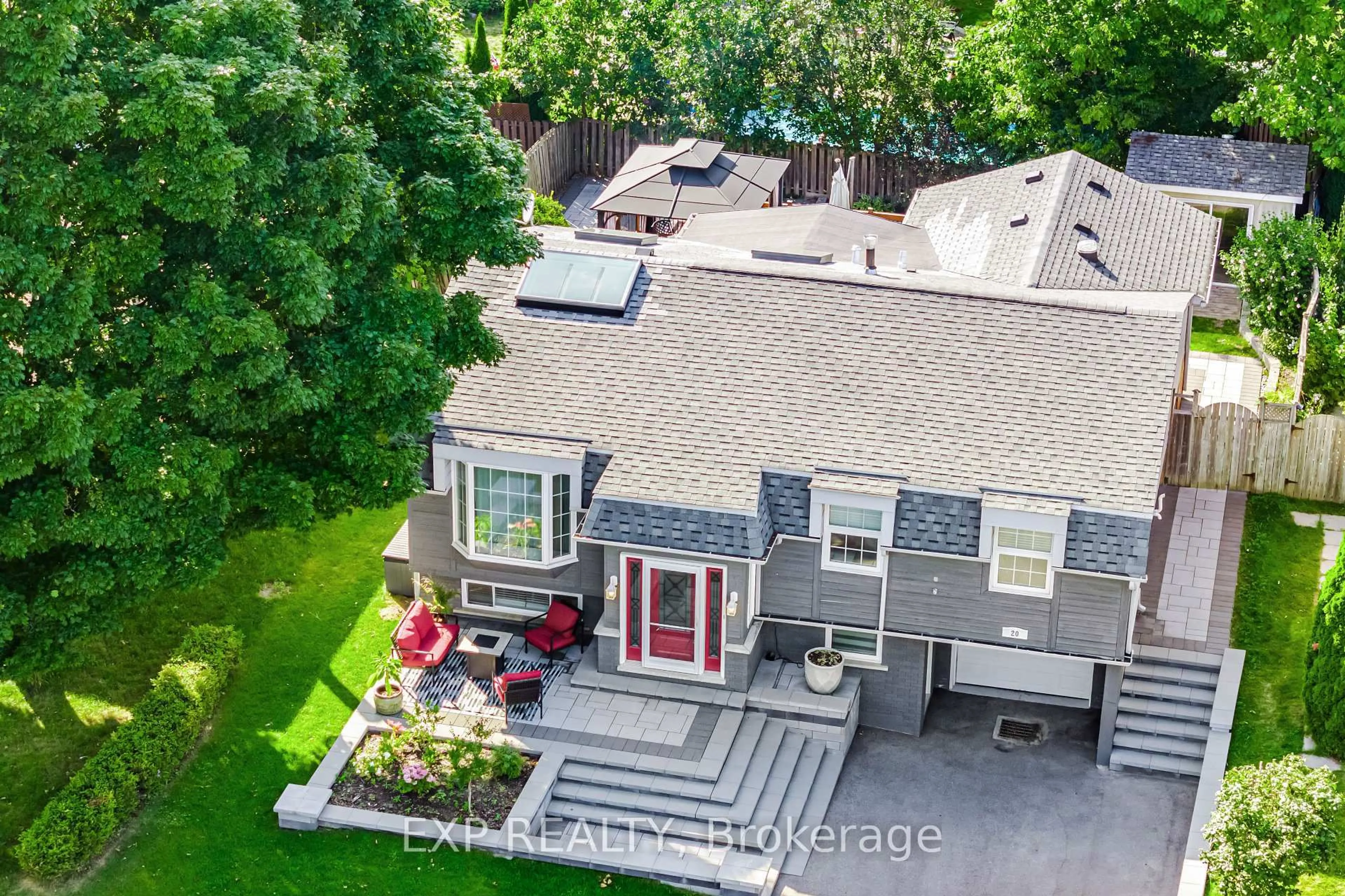 A pic from outside/outdoor area/front of a property/back of a property/a pic from drone, street for 20 Rosemary Rd, Halton Hills Ontario L7J 1E8