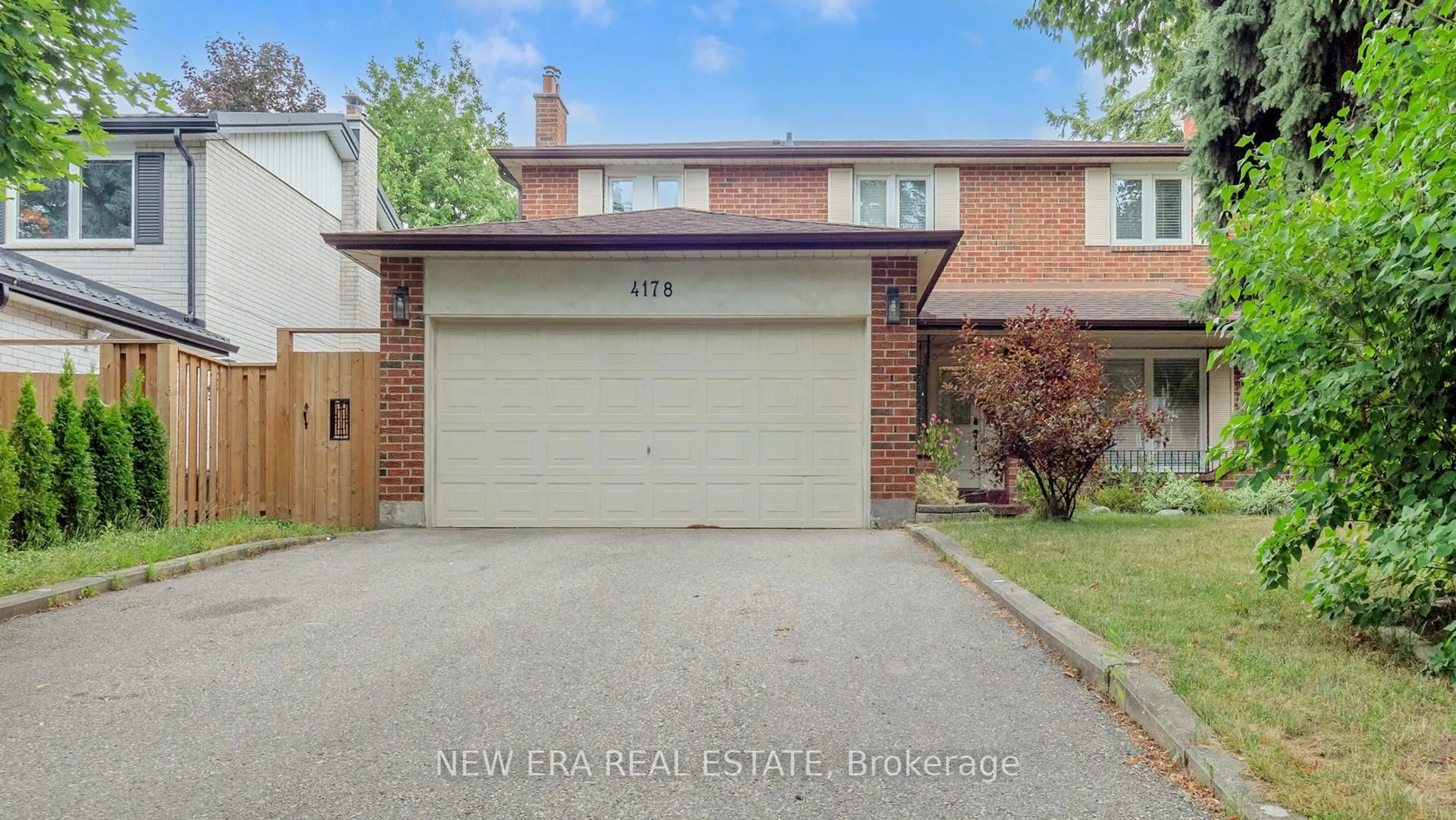 Home with brick exterior material, street for 4178 Garnetwood Chse, Mississauga Ontario L4W 2G7