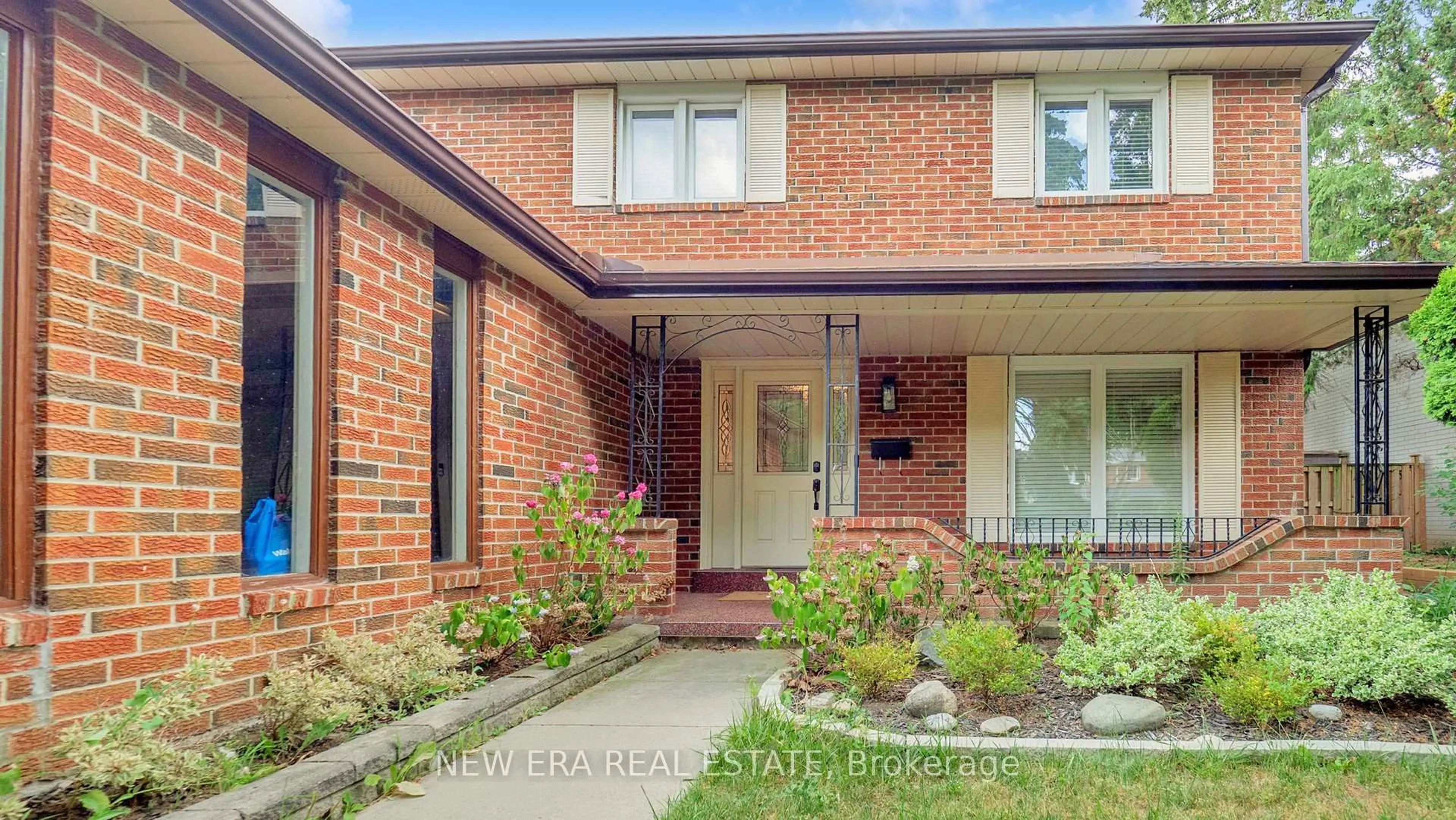 Home with brick exterior material, street for 4178 Garnetwood Chse, Mississauga Ontario L4W 2G7