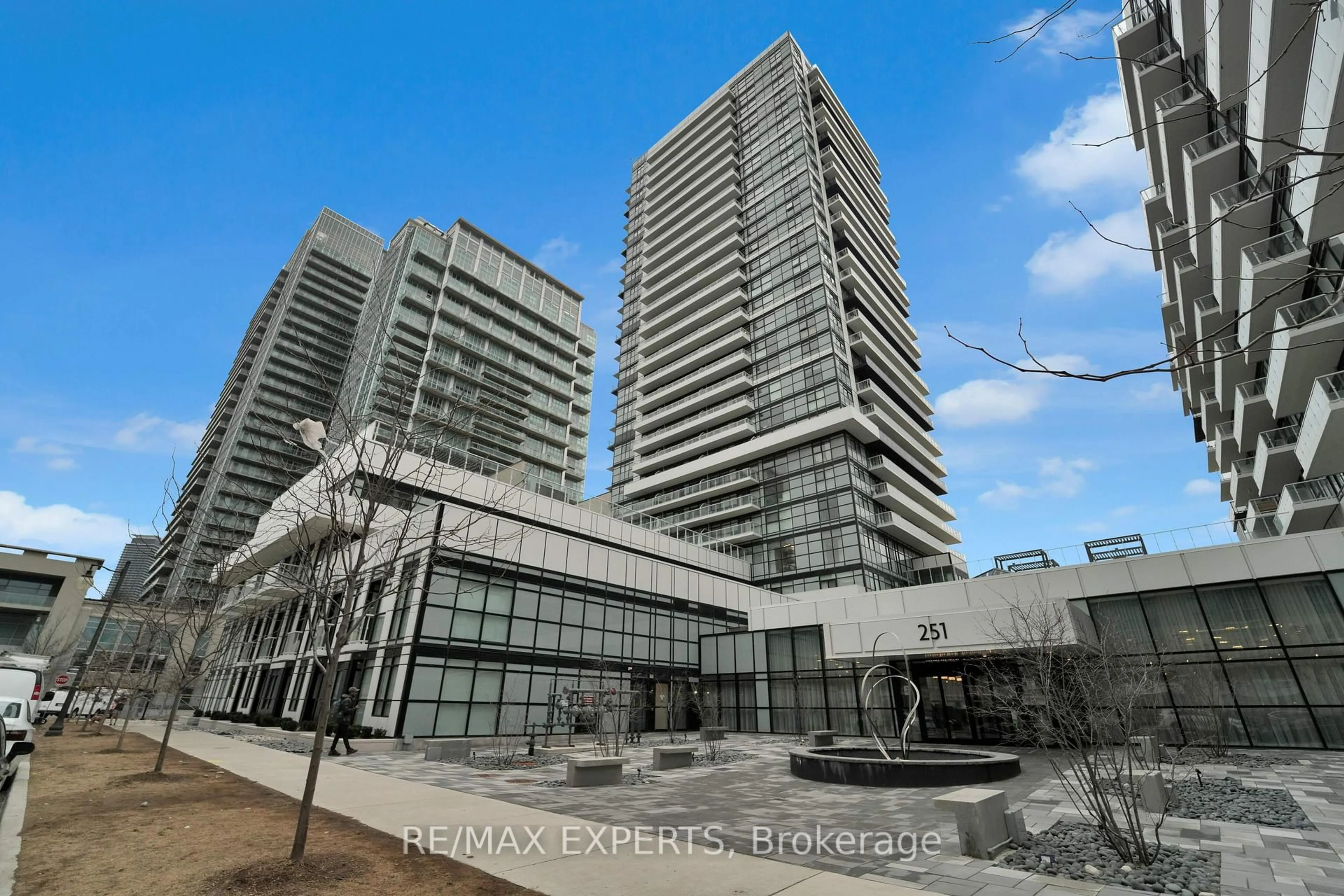 Unknown for 251 Manitoba St #1504, Toronto Ontario M8Y 0C7