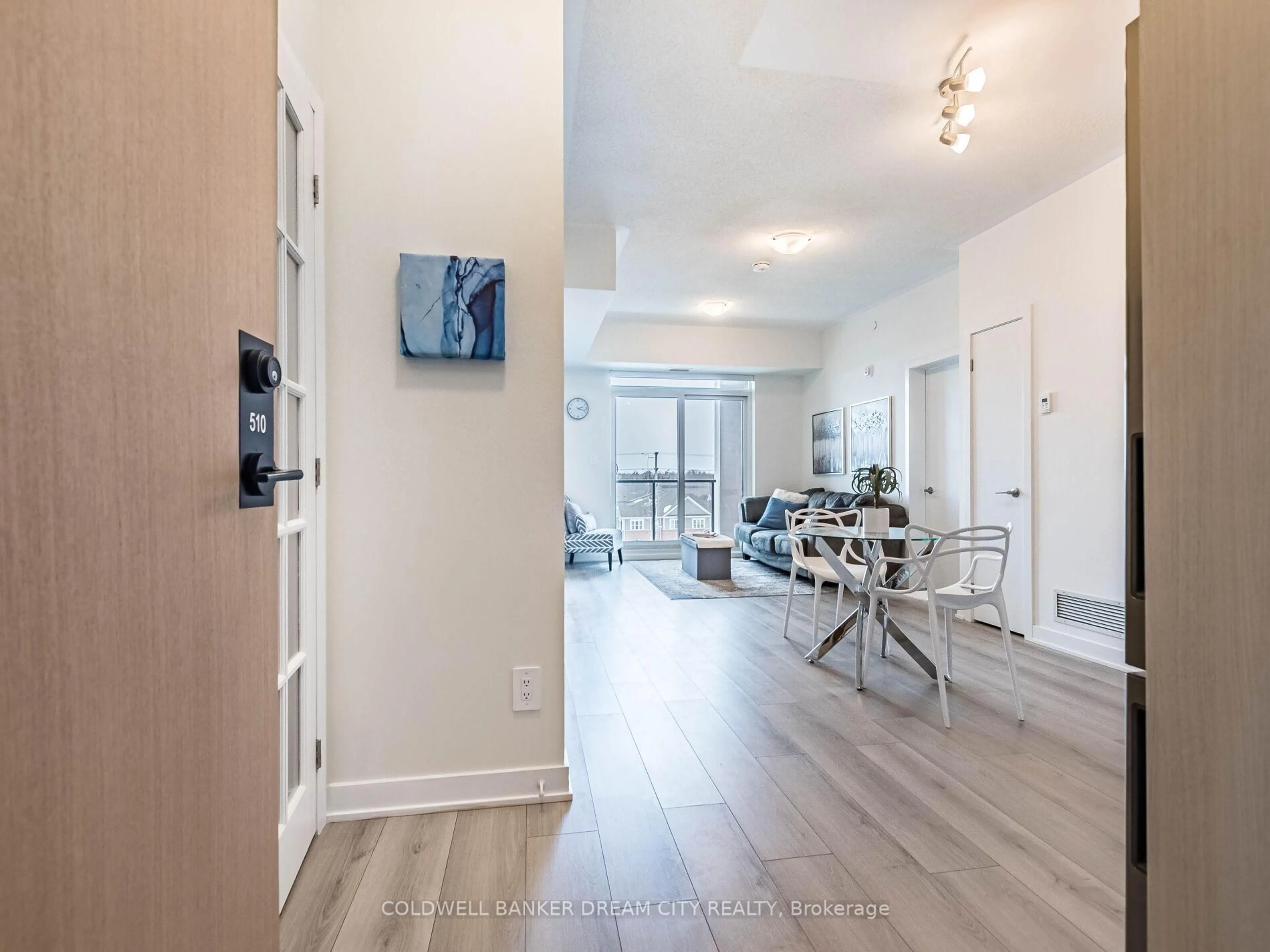 Indoor entryway for 1440 Clarriage Crt #510, Milton Ontario L9T 2X5