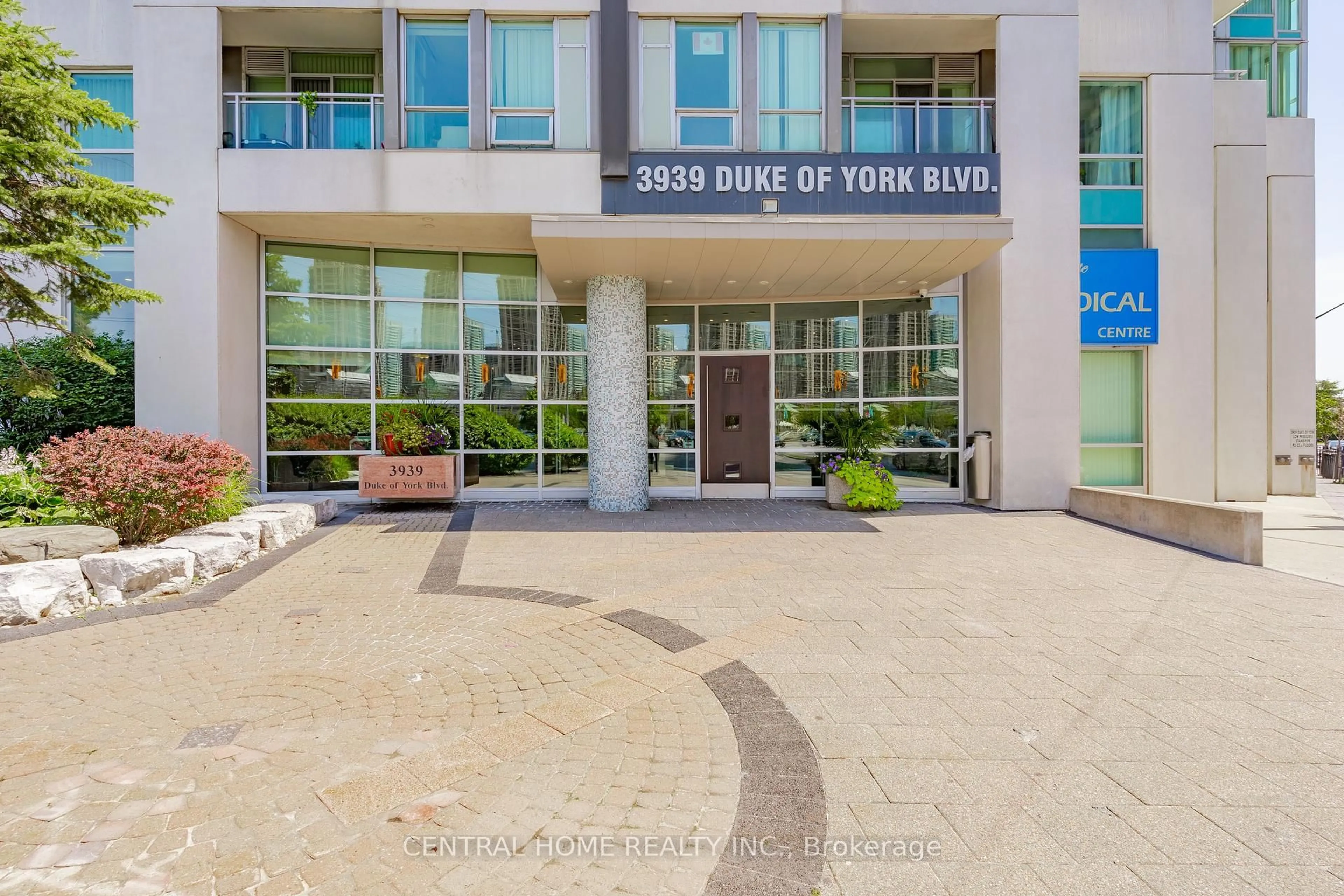 Indoor foyer for 3939 Duke Of York Blvd #717, Mississauga Ontario L5B 4N2
