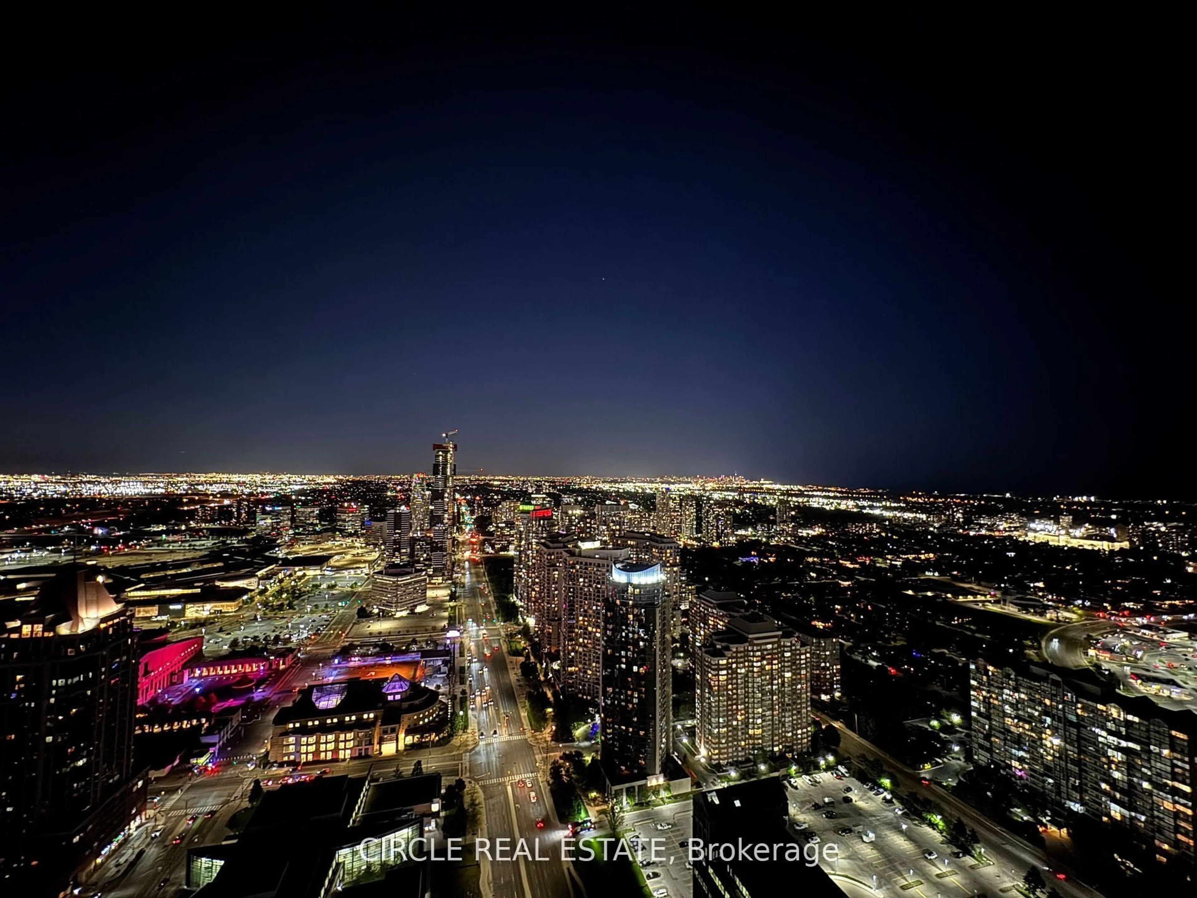 Blurry image for 4011 Brickstone Mews Rd #PH04, Mississauga Ontario L5B 0J7