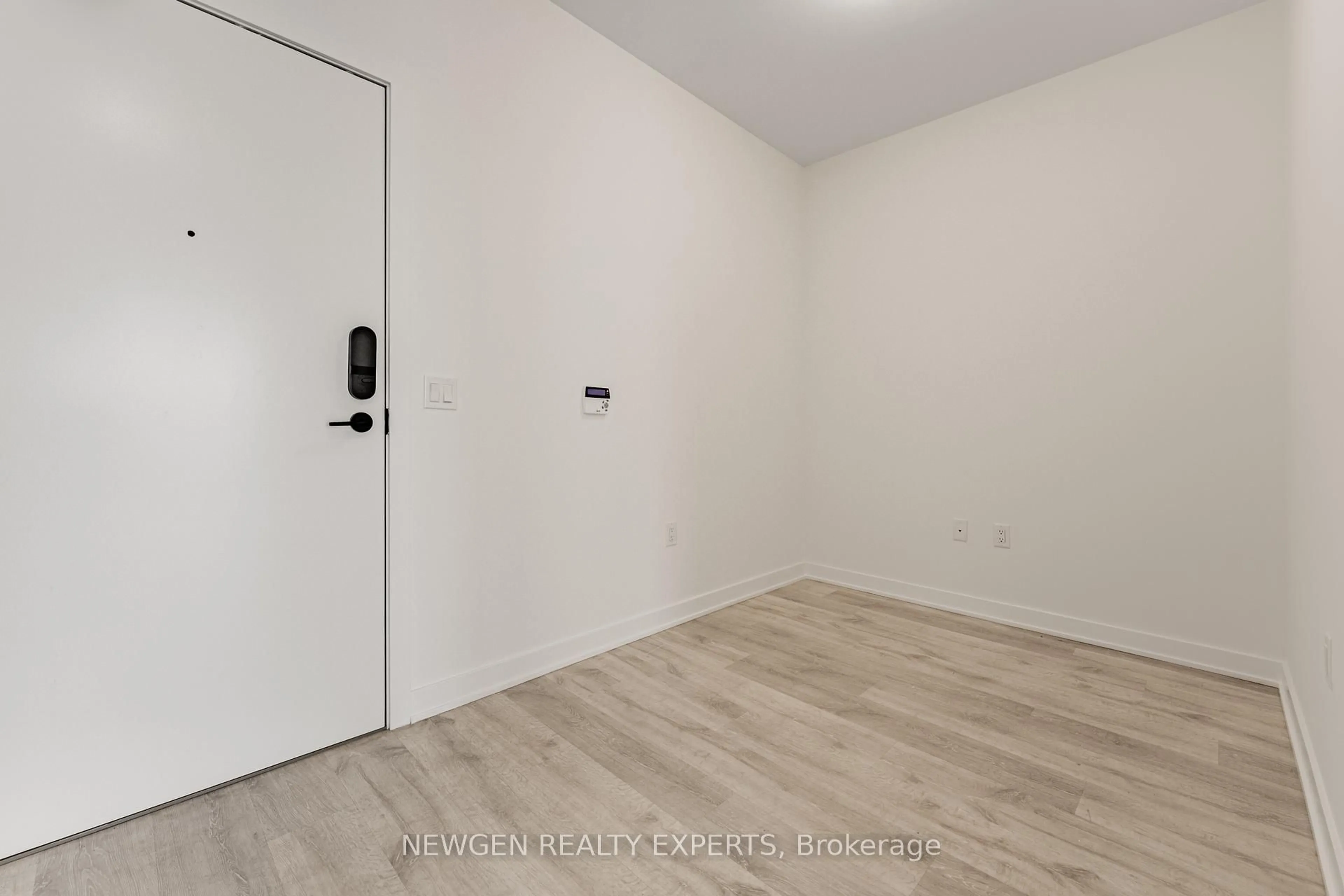 A pic of a room for 4655 Metcalfe Ave #PH 2203, Mississauga Ontario L5M 0Z7
