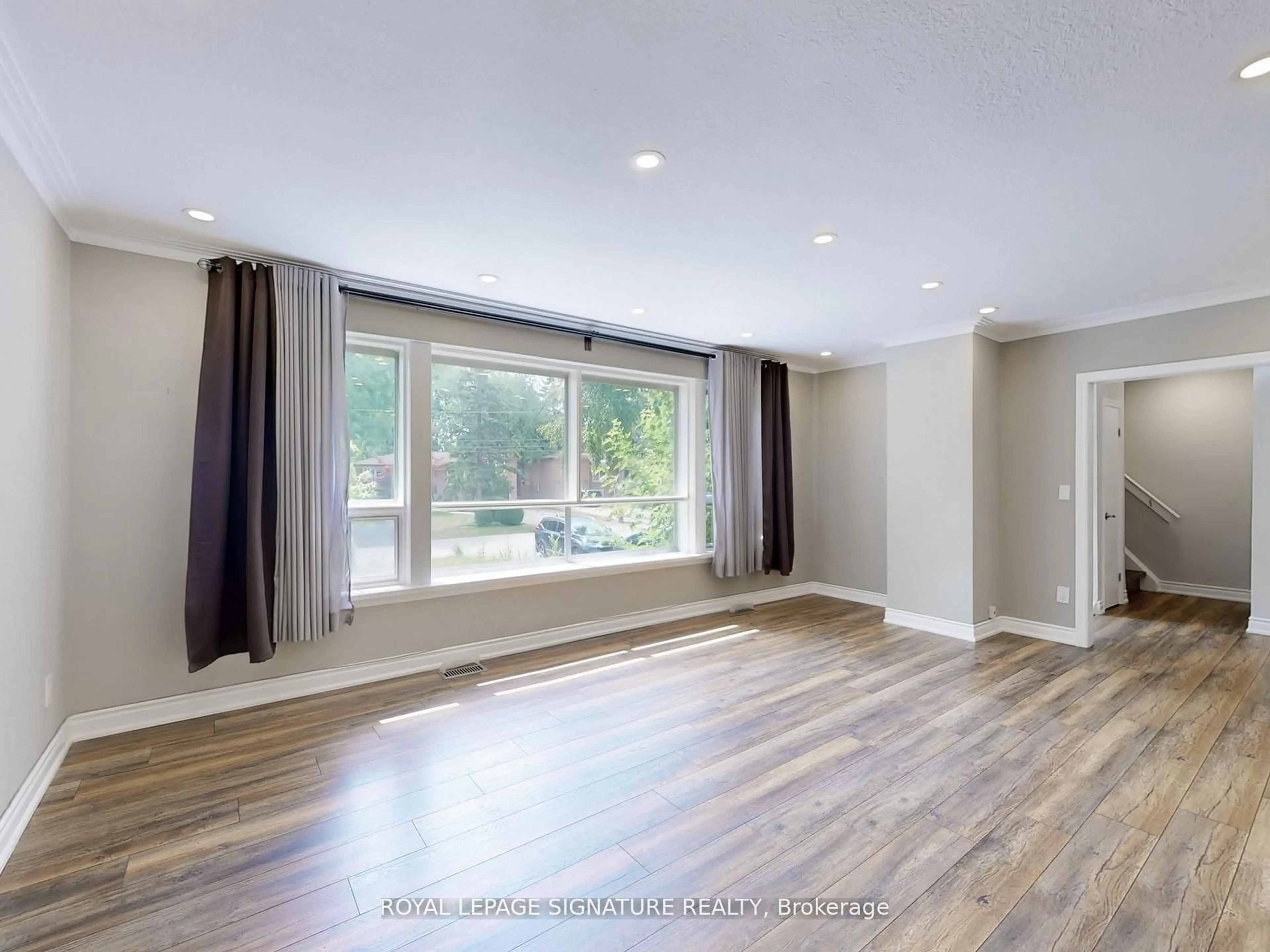 A pic of a room for 1821 Christopher Rd, Mississauga Ontario L5J 2K7