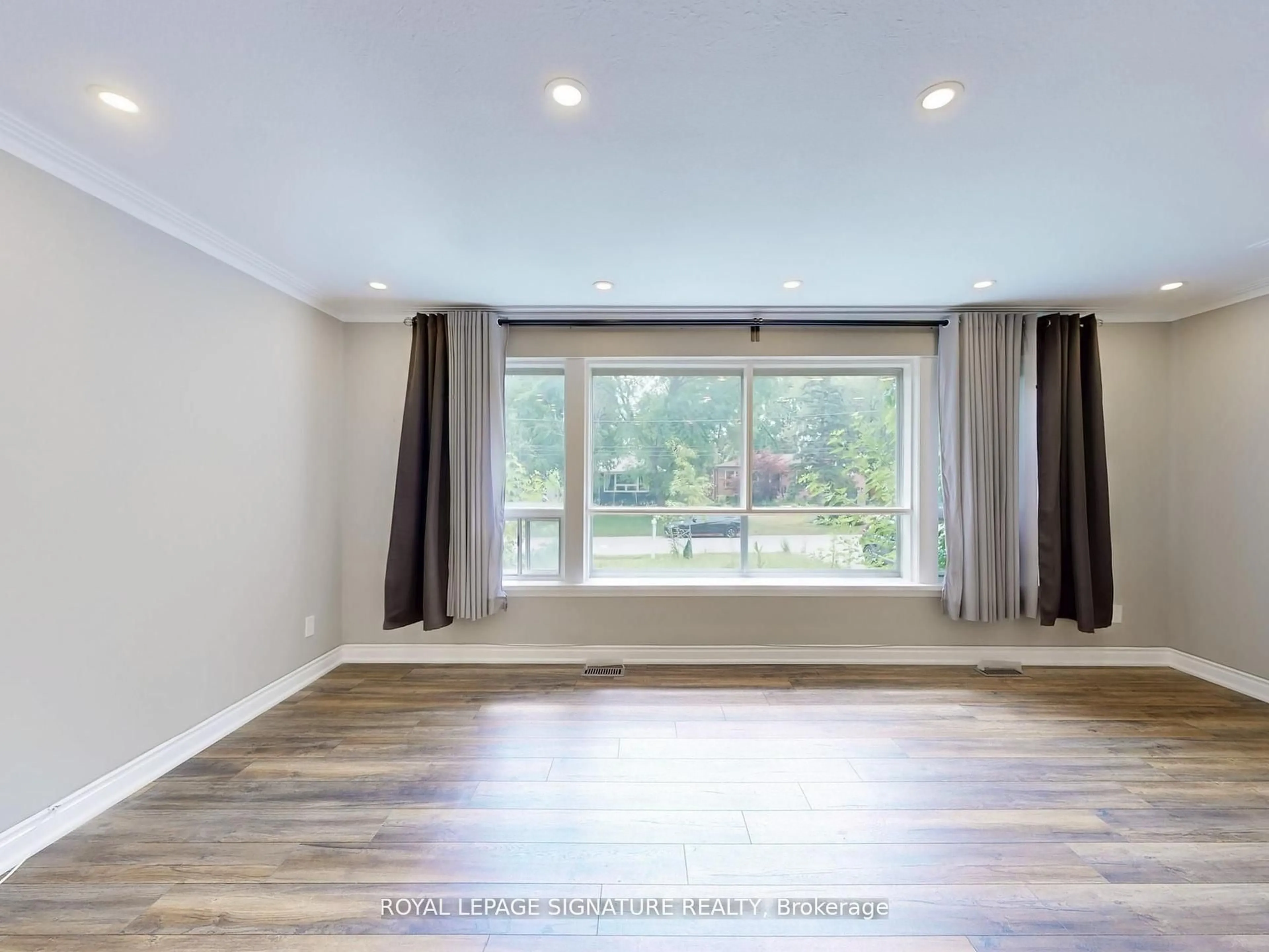 Unknown for 1821 Christopher Rd, Mississauga Ontario L5J 2K7