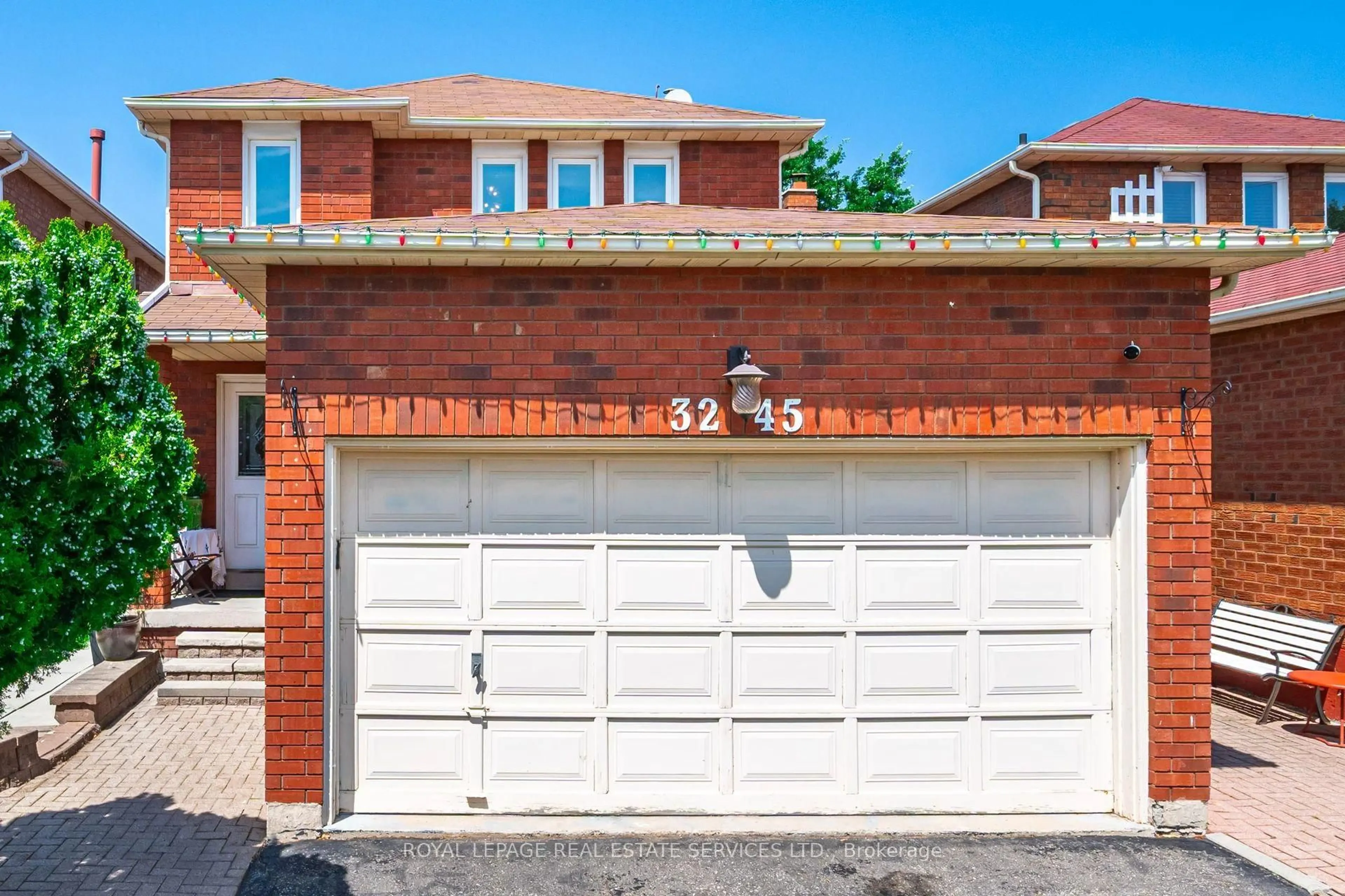 Home with brick exterior material, street for 3245 Aubrey Rd, Mississauga Ontario L5L 5C8