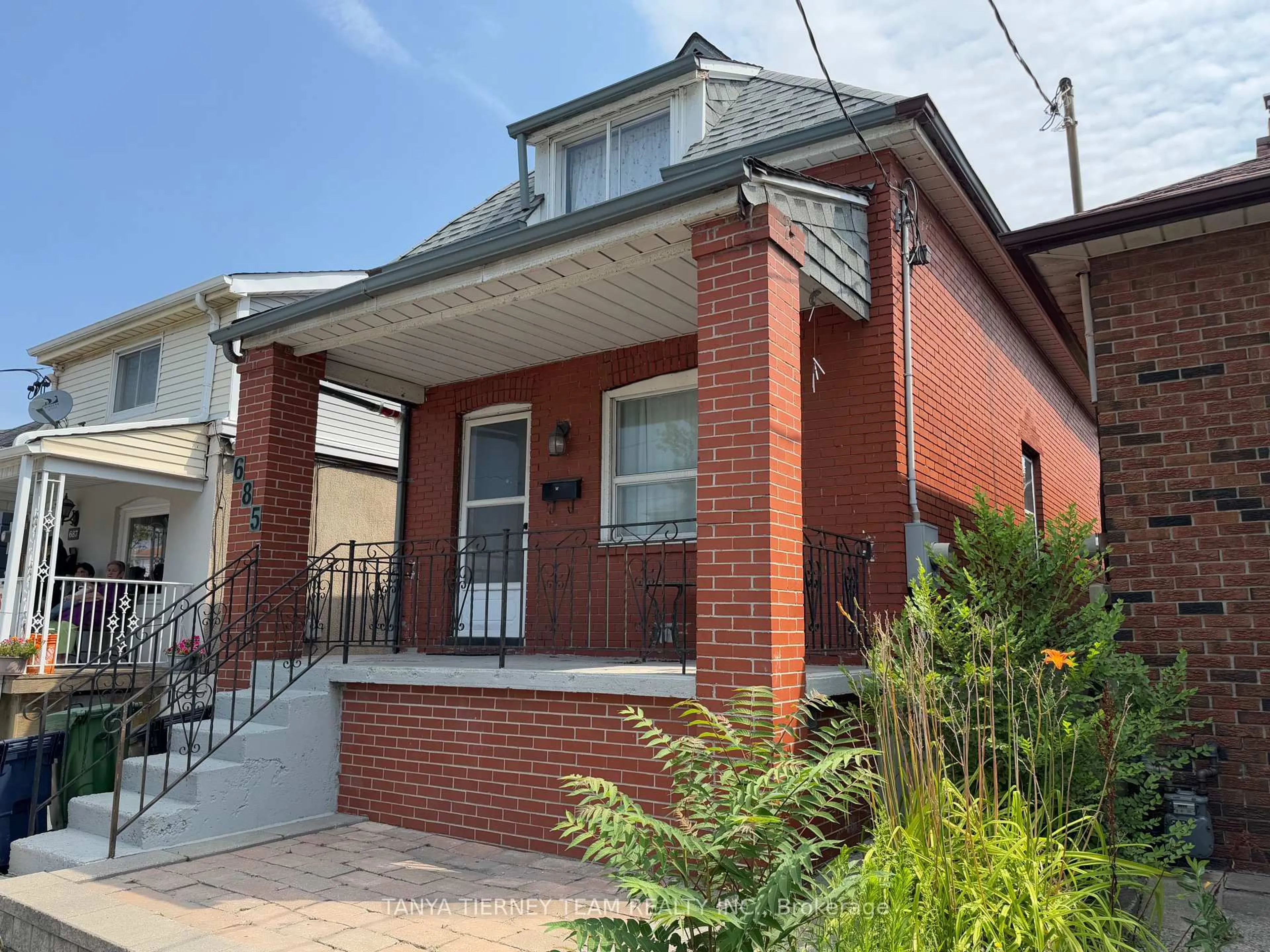 Home with brick exterior material, street for 685 Jane St, Toronto Ontario M6N 4A6