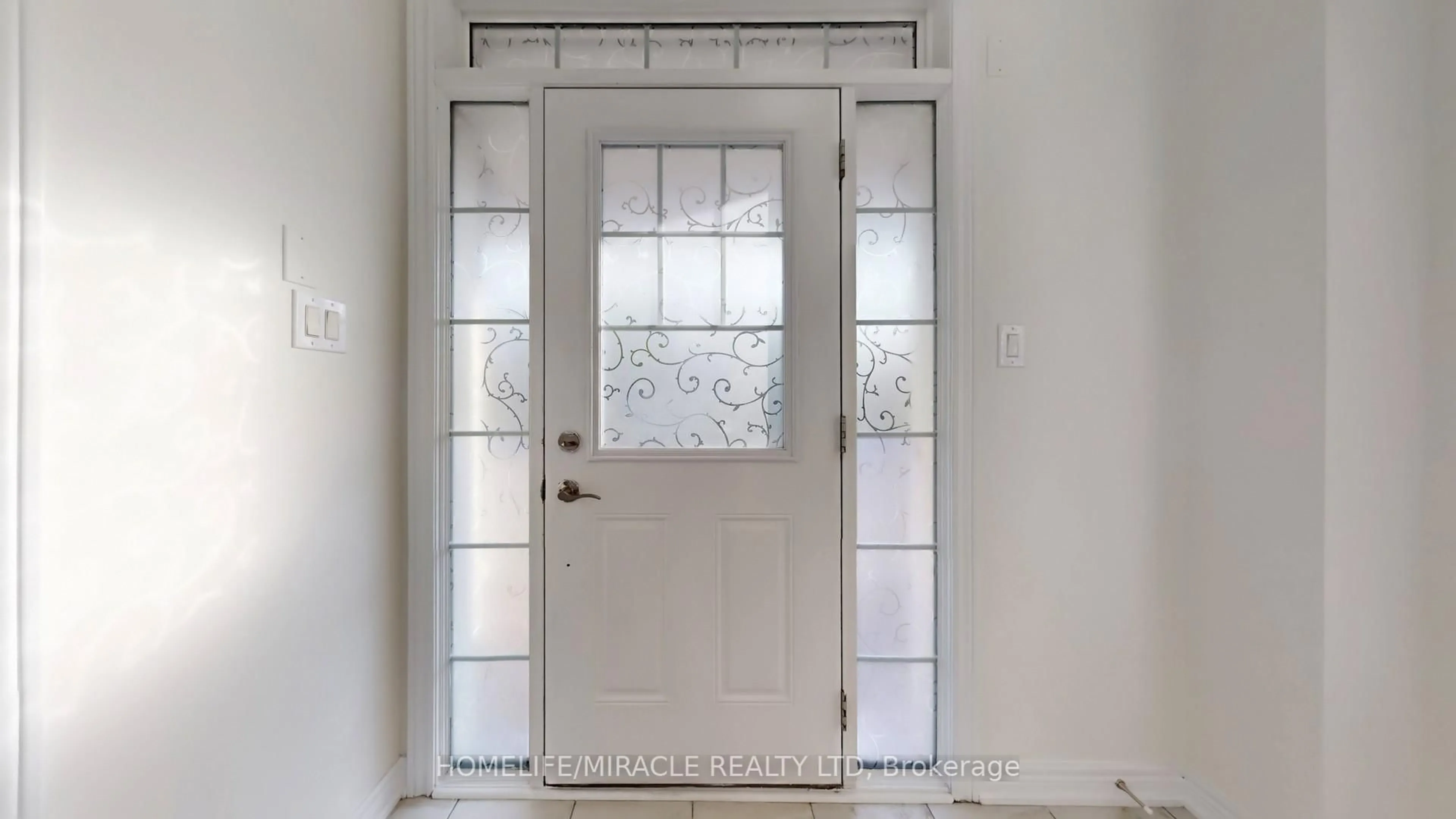 Indoor entryway for 101 George Robinson Dr, Brampton Ontario L6Y 0Z8