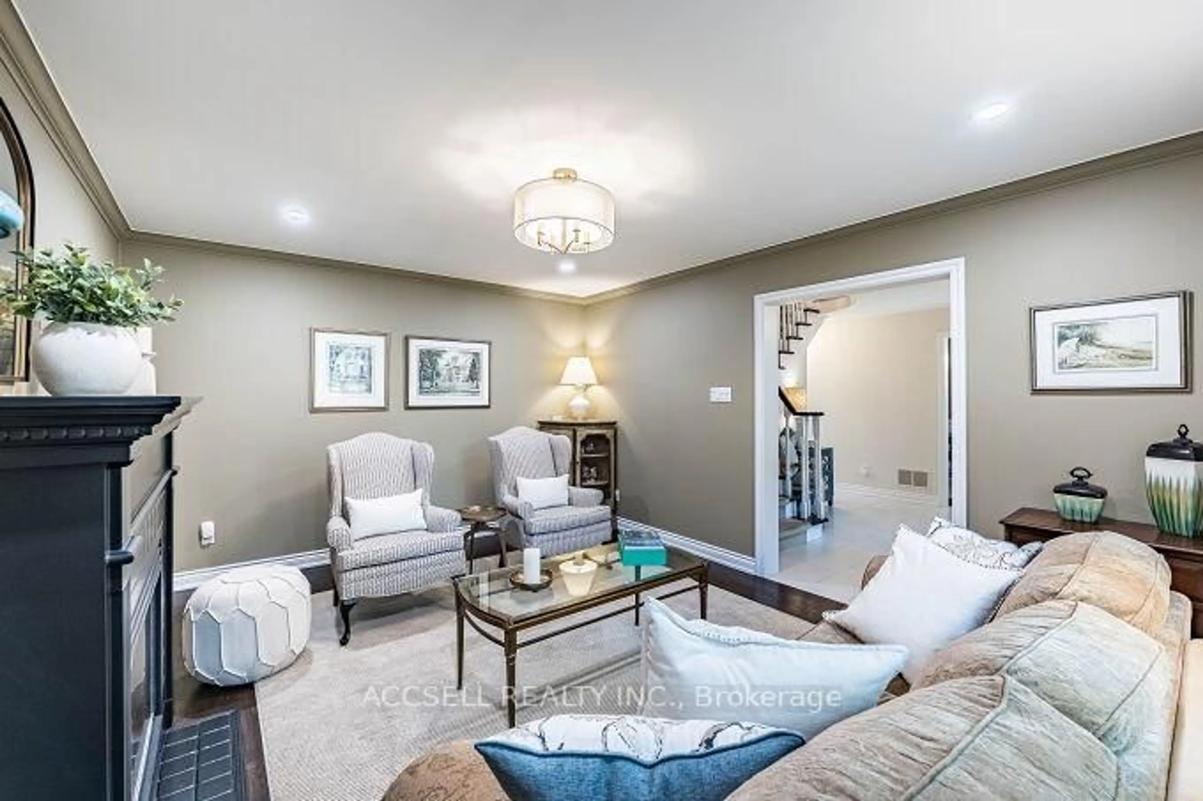 Living room with furniture, unknown for 6785 Snow Goose Lane, Mississauga Ontario L5N 5J2