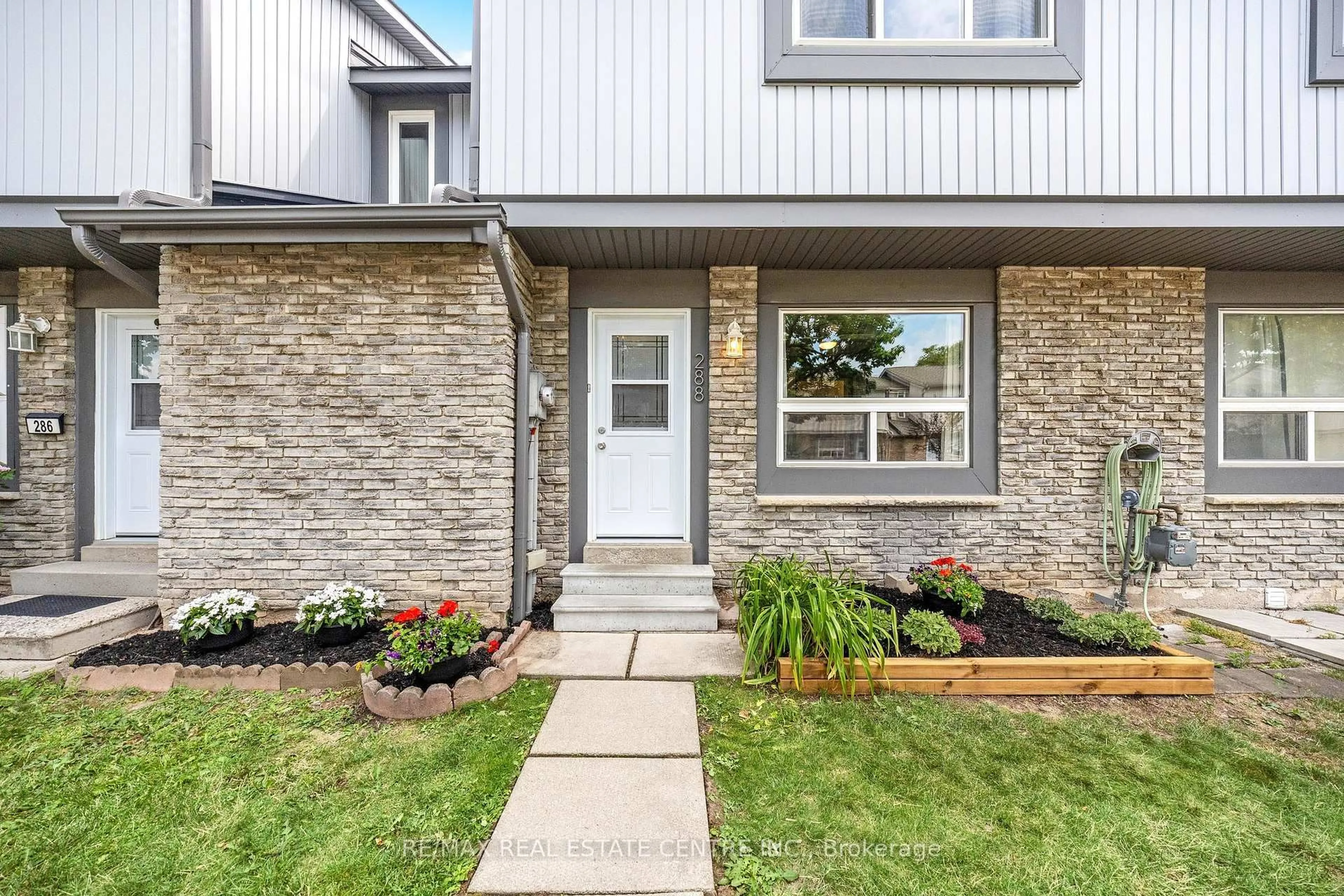Home with brick exterior material, street for 288 Wilson Dr #288, Milton Ontario L9T 3K2