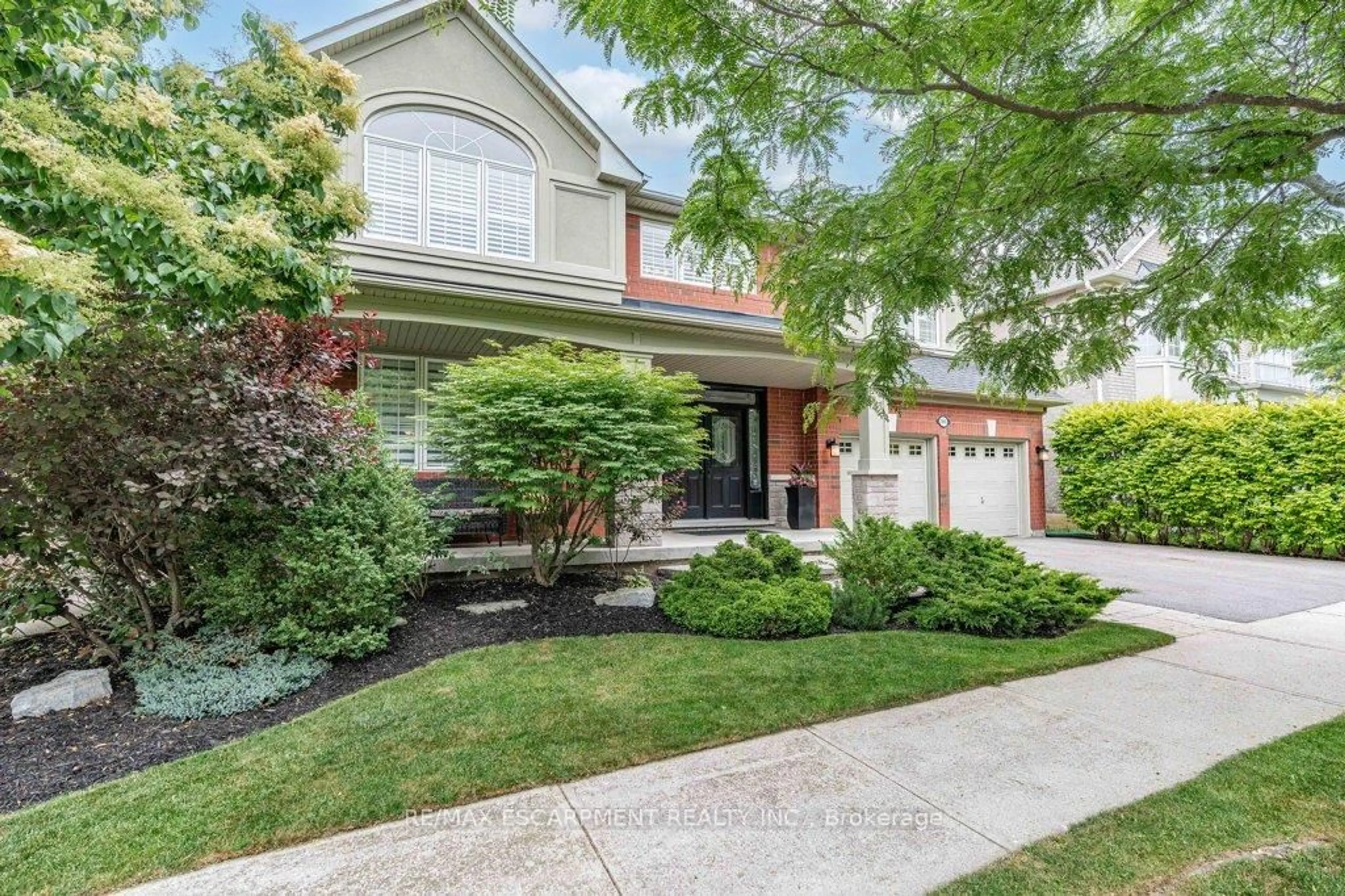 Home with brick exterior material, street for 1560 Rixon Way, Milton Ontario L9T 5T5