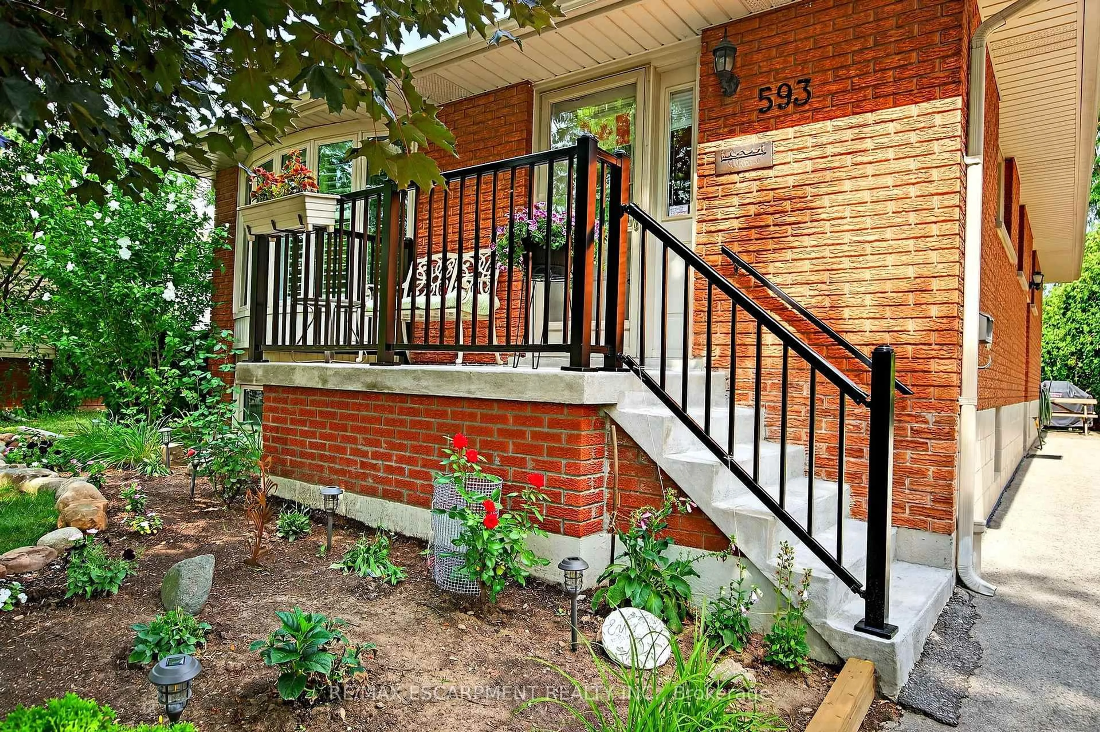 Unknown for 593 Braemore Rd, Burlington Ontario L7N 3E4