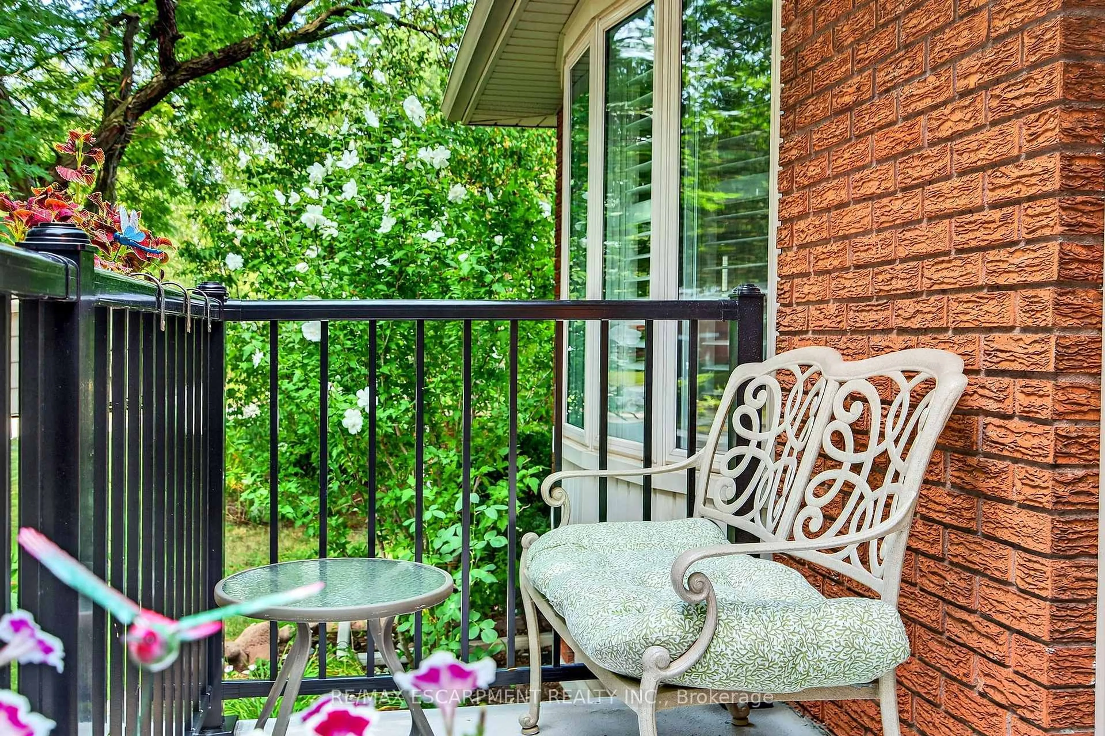 Balcony in the apartment, unknown for 593 Braemore Rd, Burlington Ontario L7N 3E4