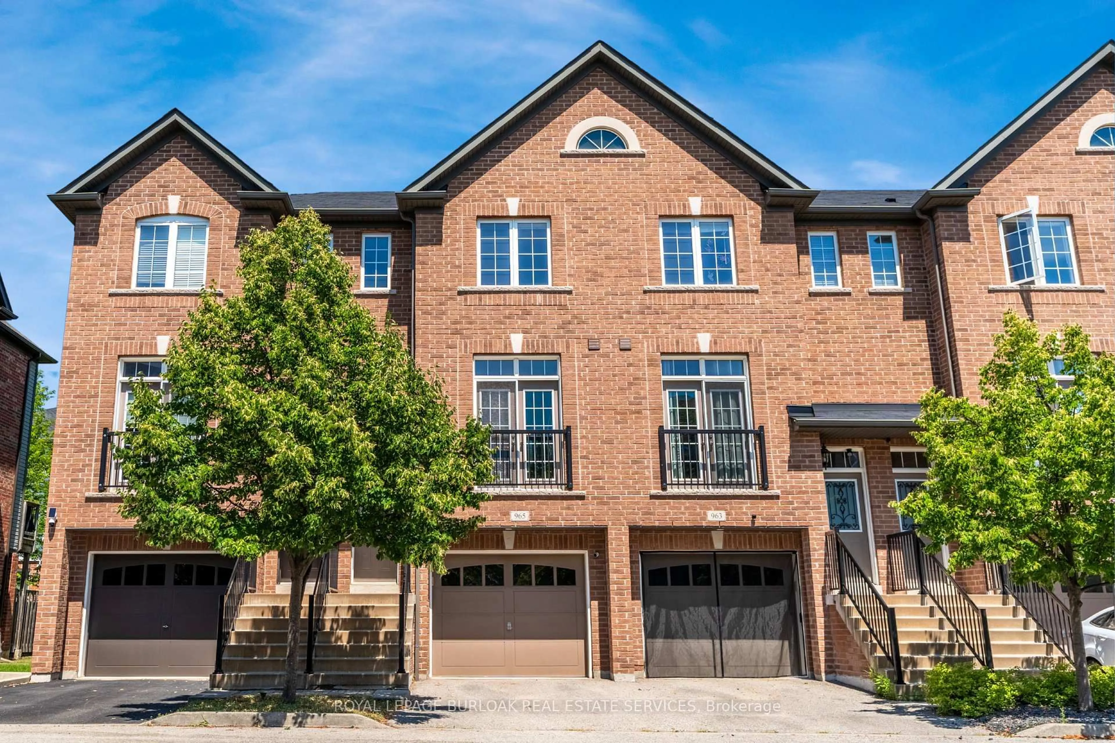 Home with brick exterior material, street for 965 Reimer Common, Burlington Ontario L7R 0C8