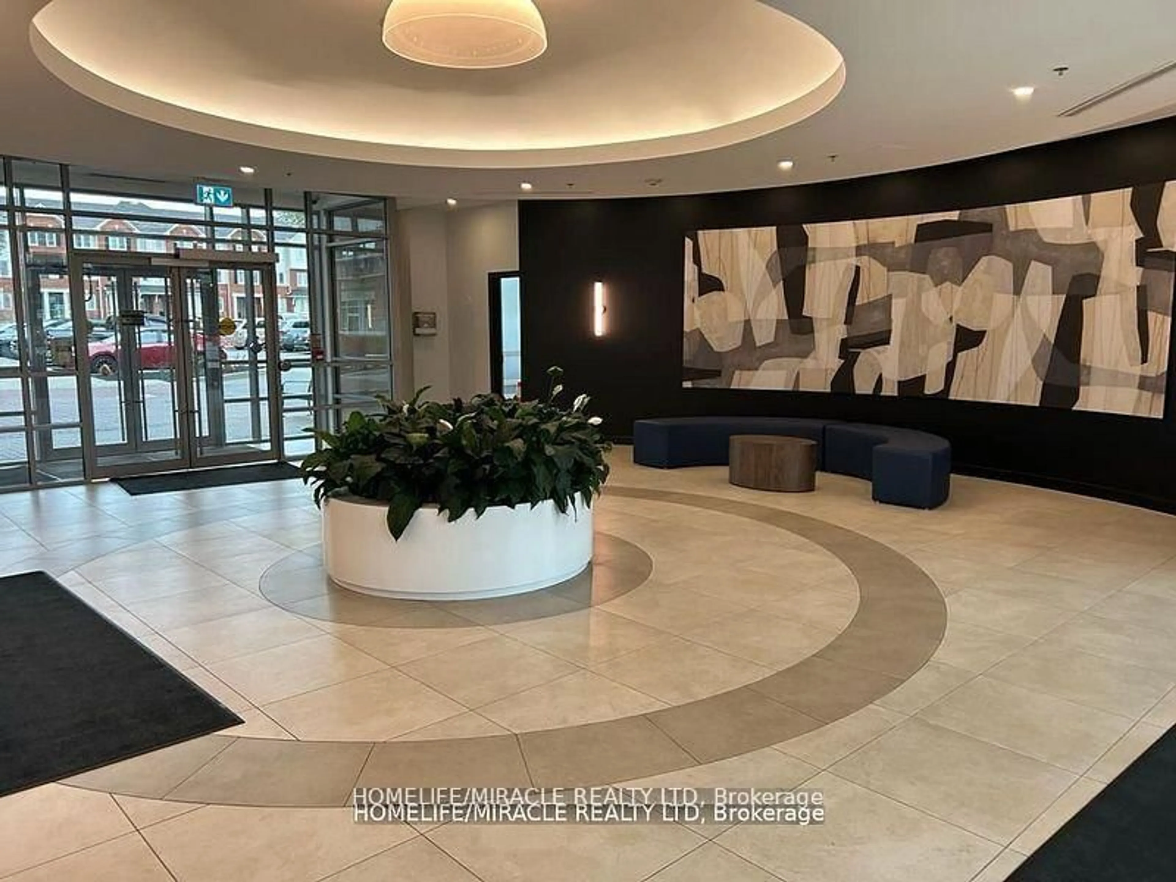 Lobby for 215 Queen St #709, Brampton Ontario L6W 0A9