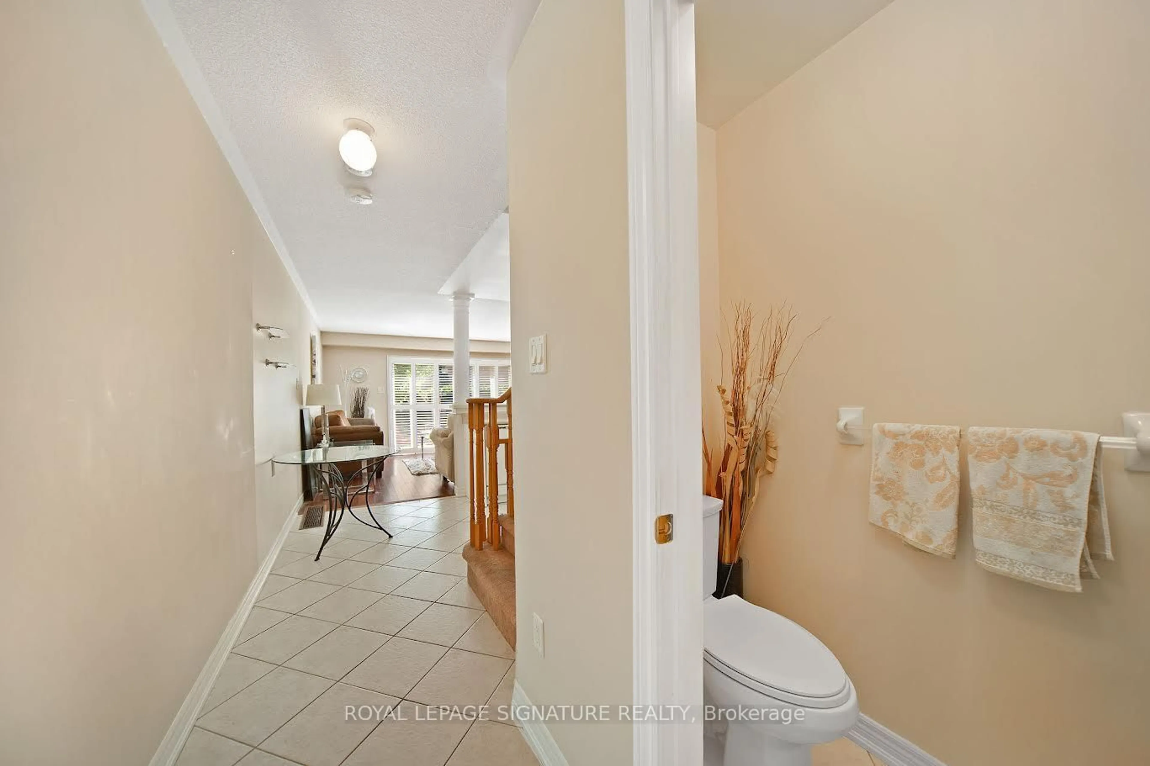Indoor entryway for 1050 Grand Blvd #10, Oakville Ontario L6H 2S5