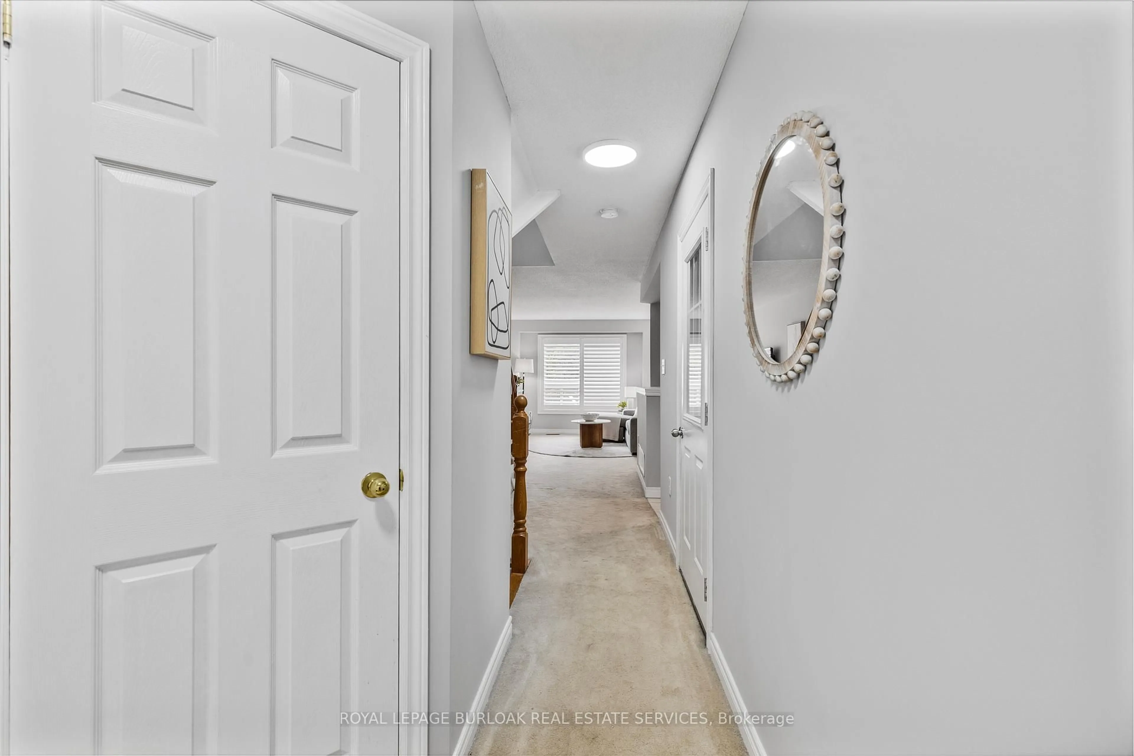 Indoor entryway for 130 Robert St #32, Milton Ontario L9T 6E3