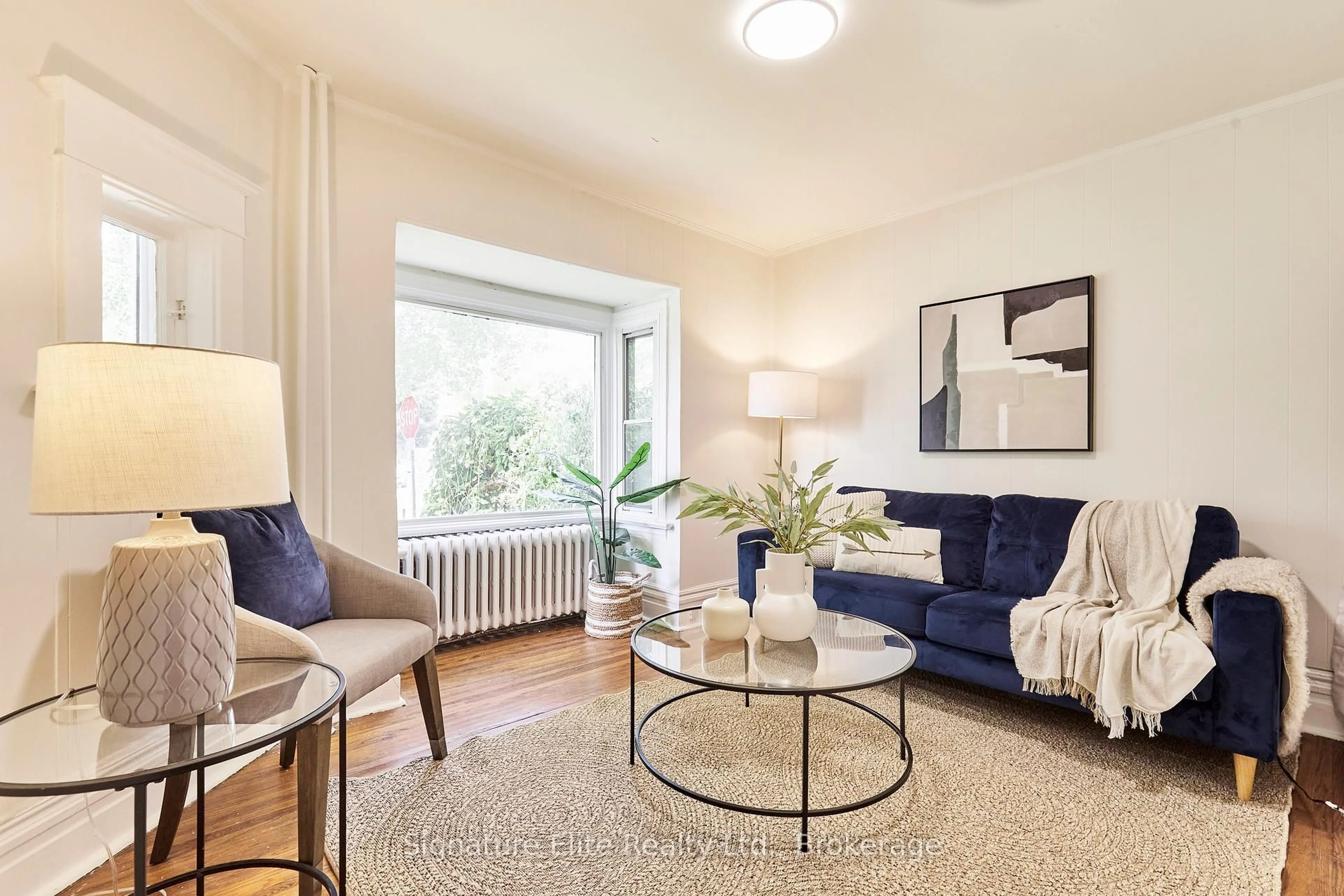 Living room with furniture, unknown for 289 Harvie Ave, Toronto Ontario M6E 4L1