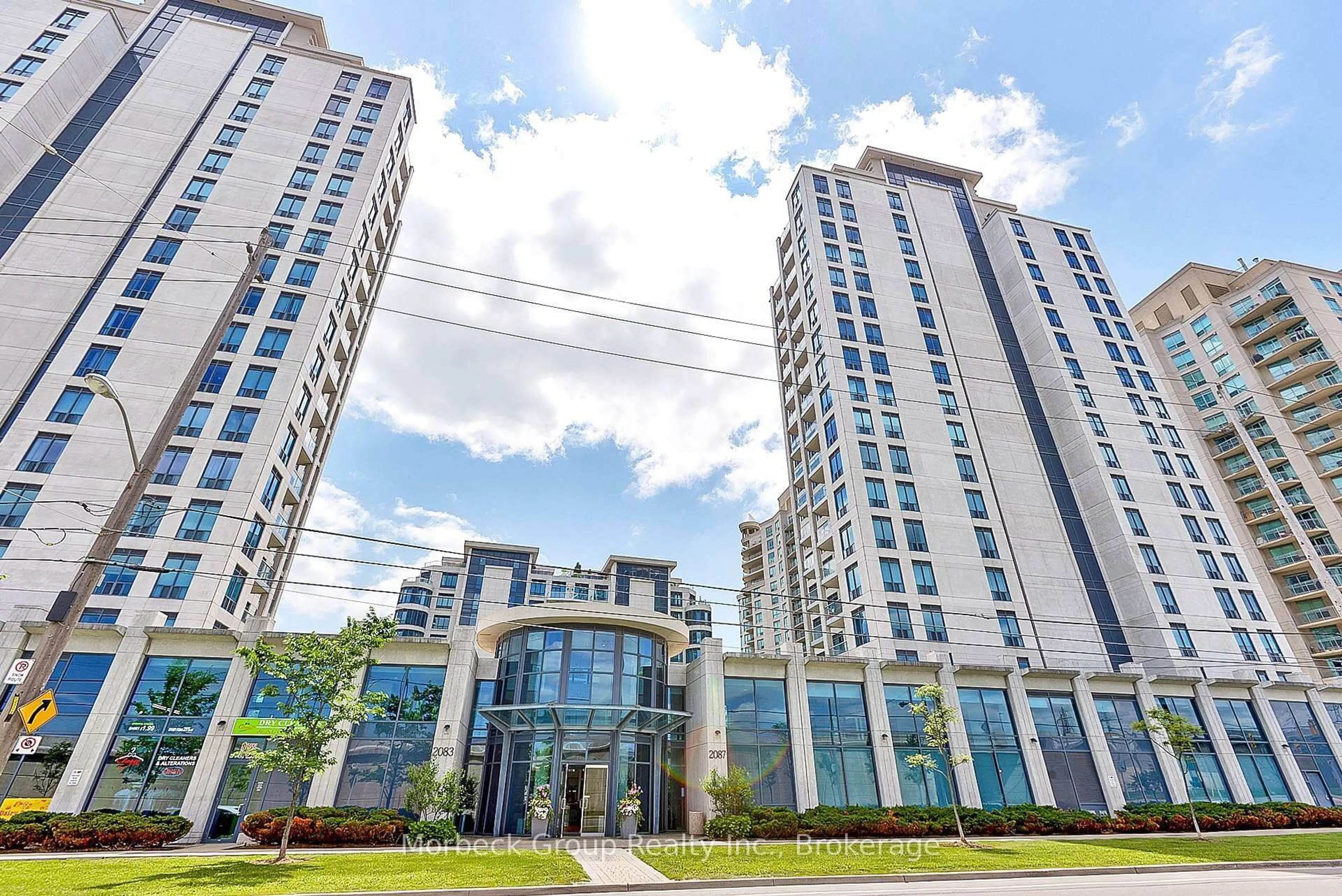 Indoor foyer for 2083 Lake Shore Blvd #1413, Toronto Ontario M8V 4G2