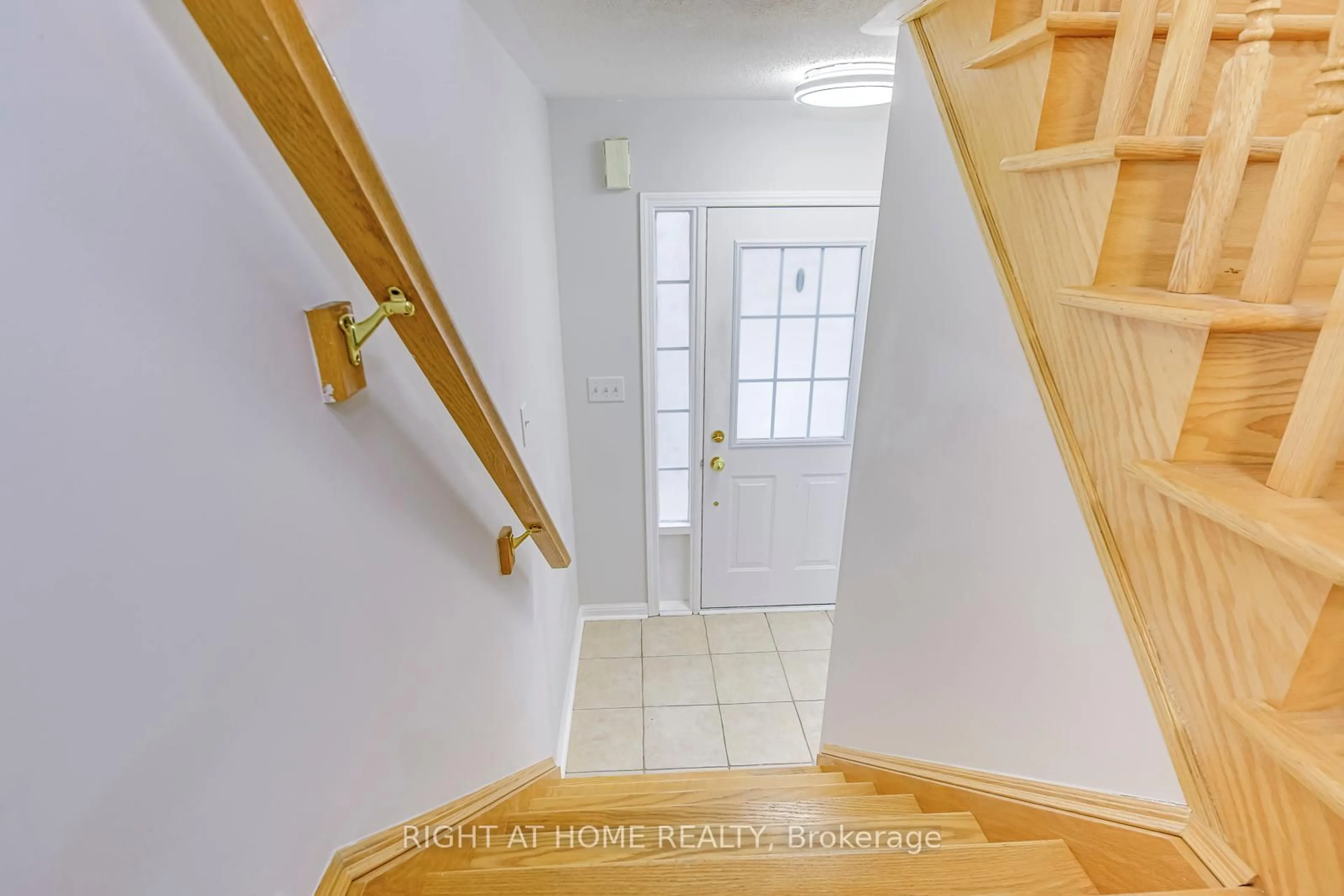 Unknown for 2872 Garnethill Way, Oakville Ontario L6M 5E8