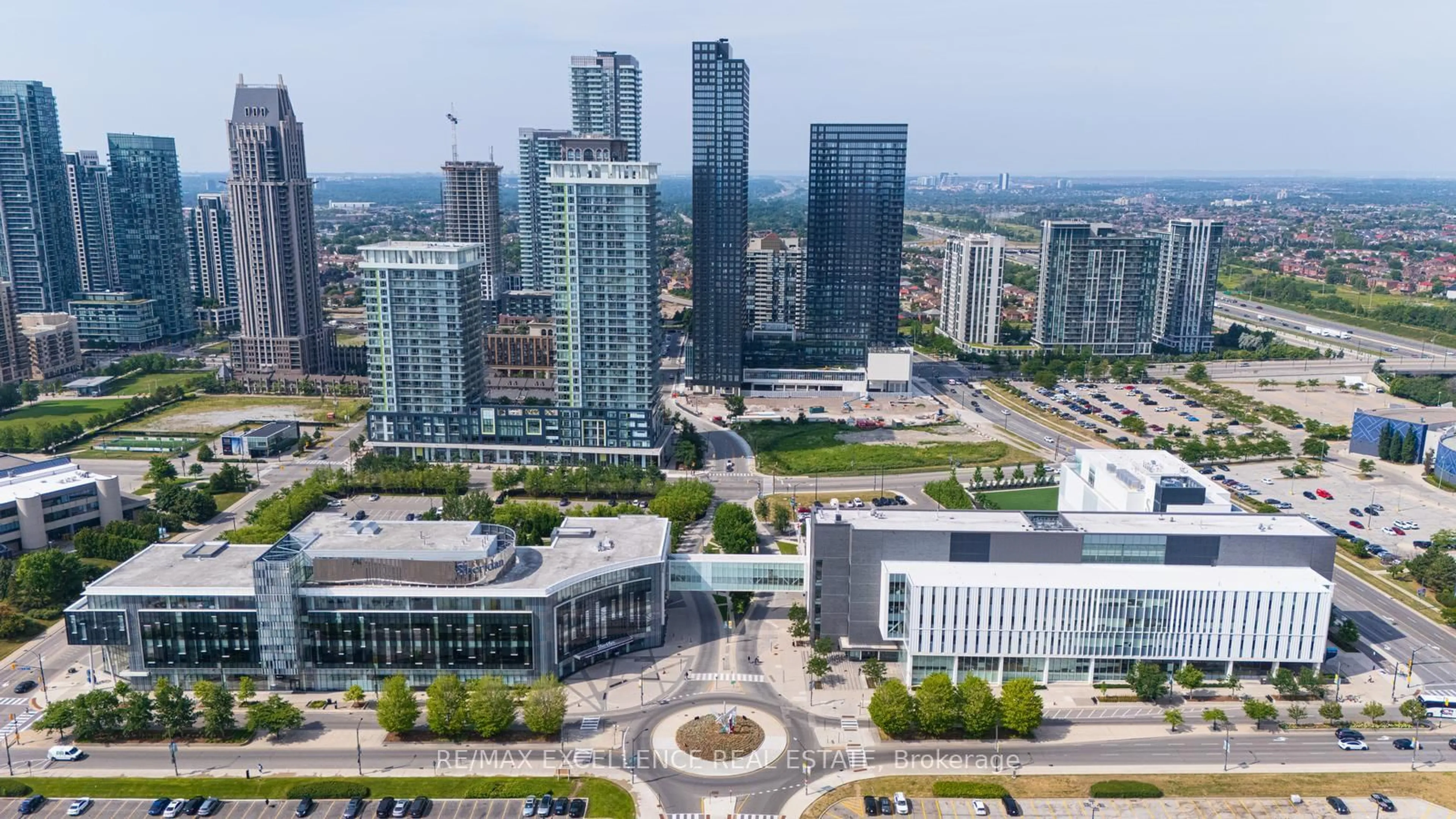 A pic from outside/outdoor area/front of a property/back of a property/a pic from drone, city buildings view from balcony for 370 Square One Dr #7, Mississauga Ontario L5B 0E6