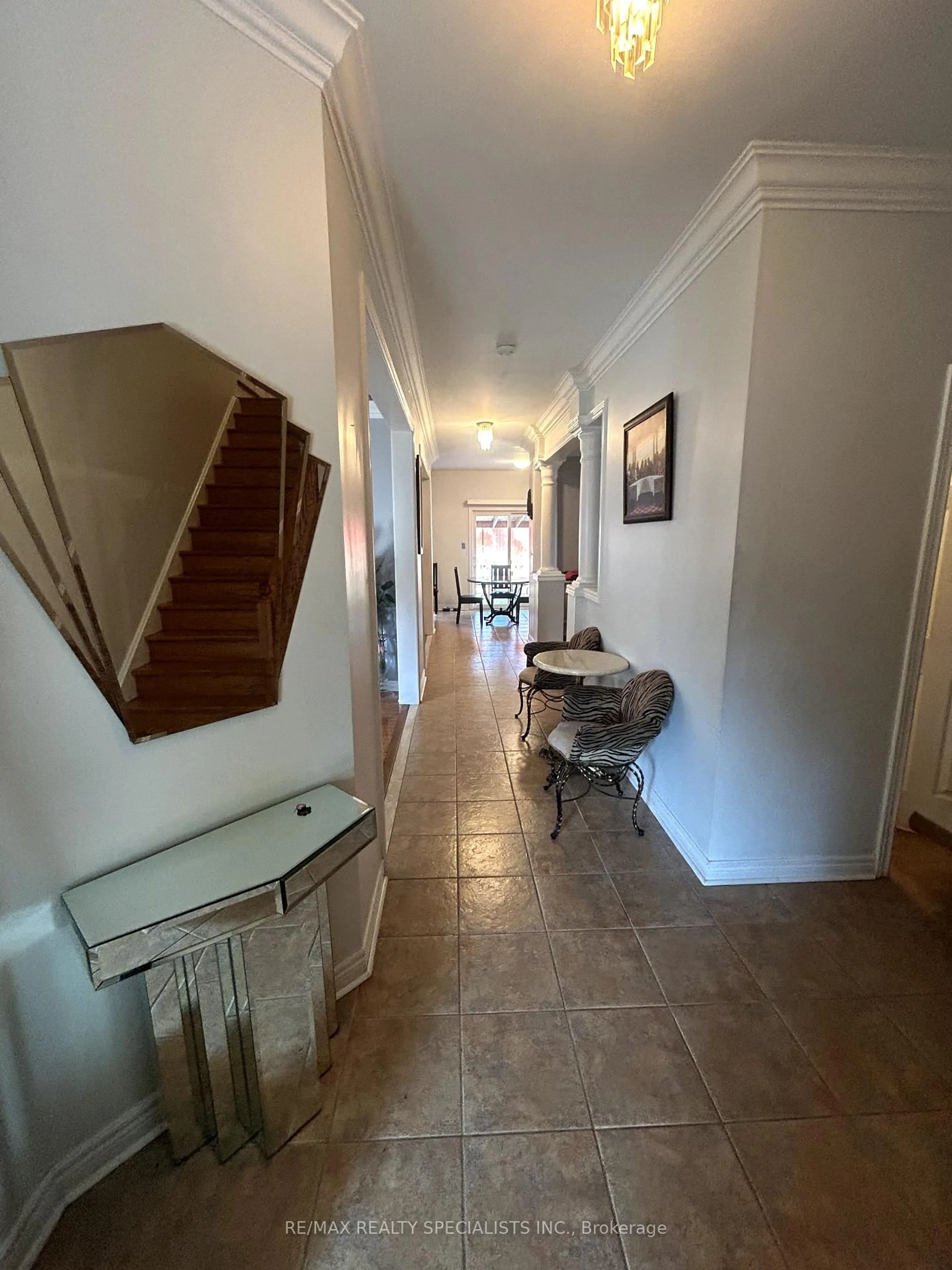 Indoor foyer for 64 Mossgrove Cres, Brampton Ontario L7A 3E6