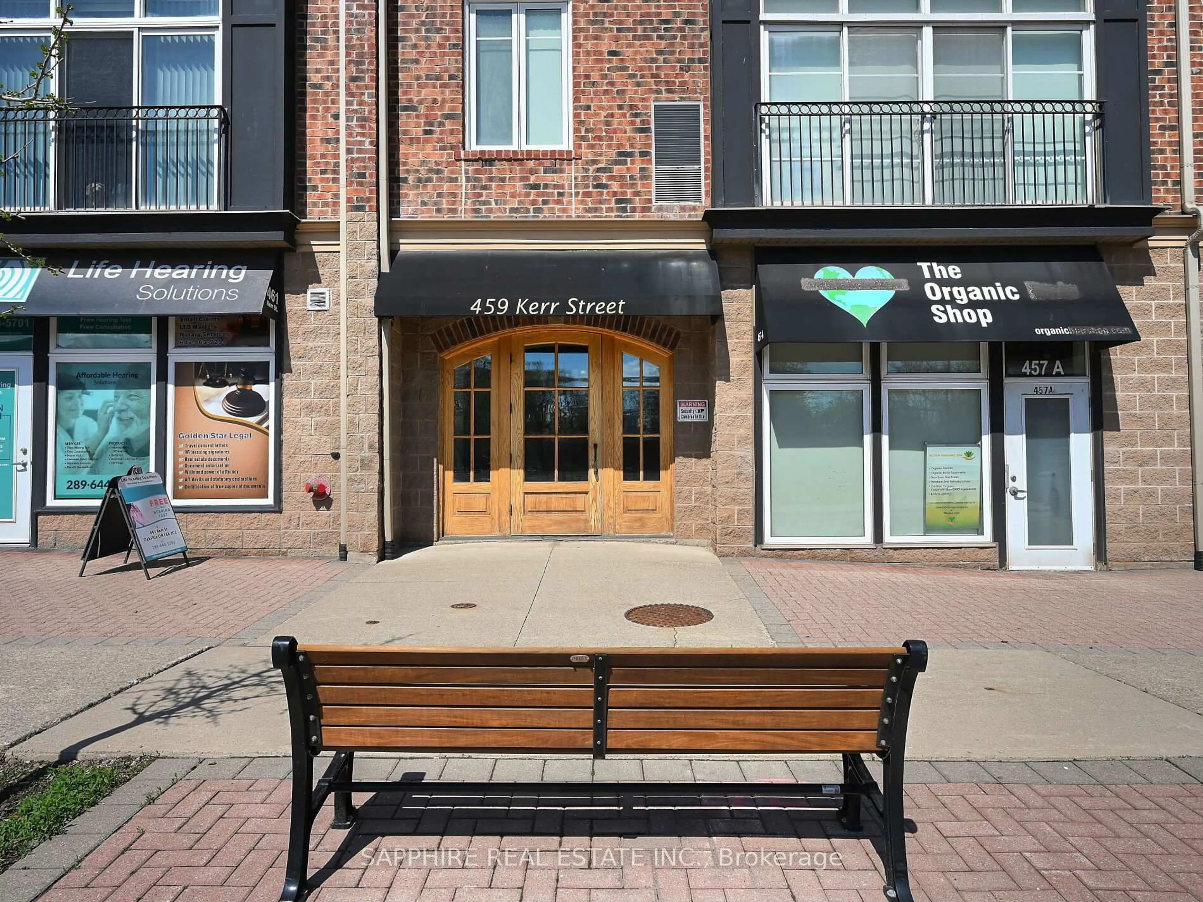 Patio, street for 459 Kerr St #302, Oakville Ontario L6K 3C2