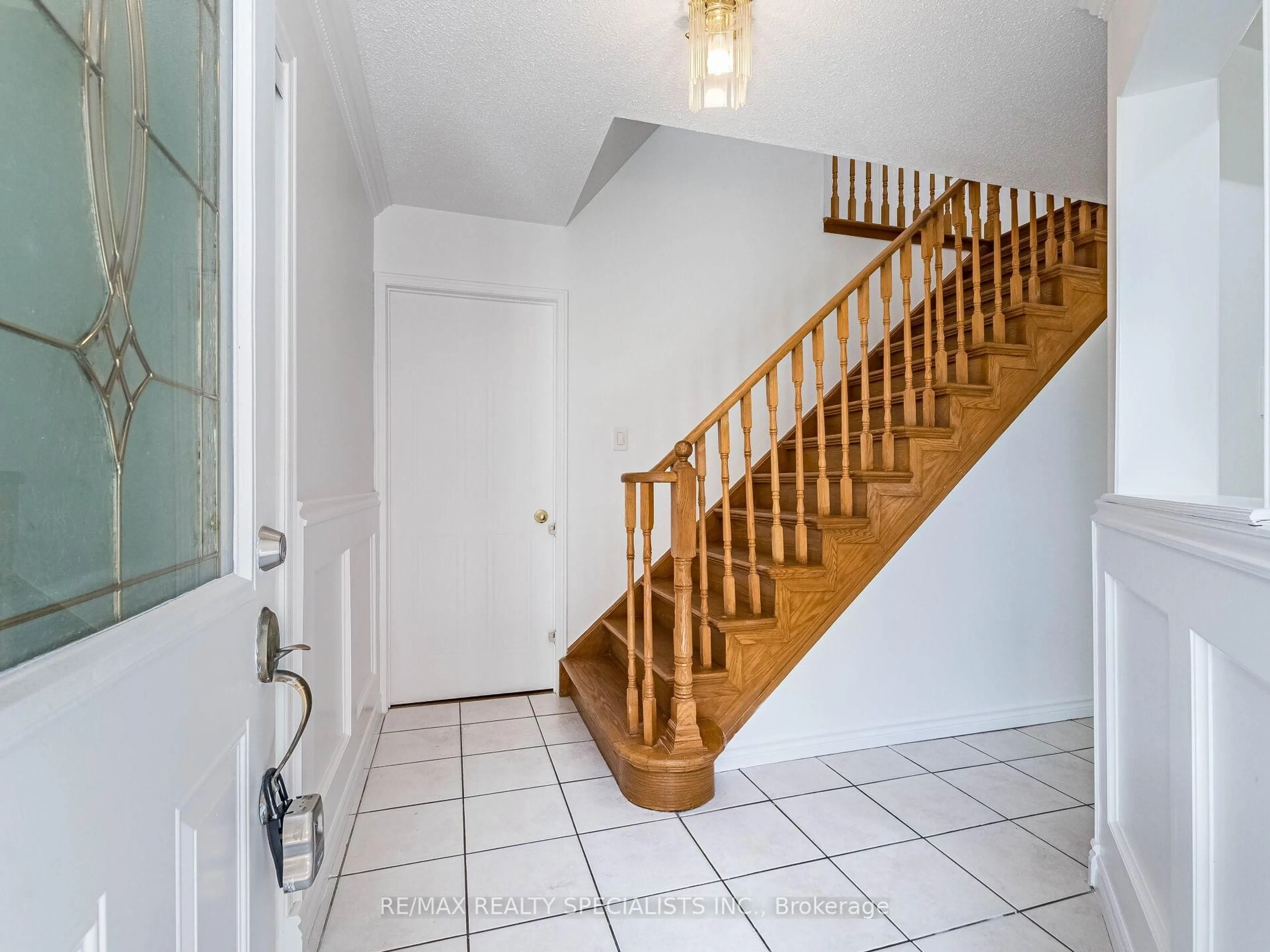 Unknown for 5946 Mersey St, Mississauga Ontario L5V 1W1