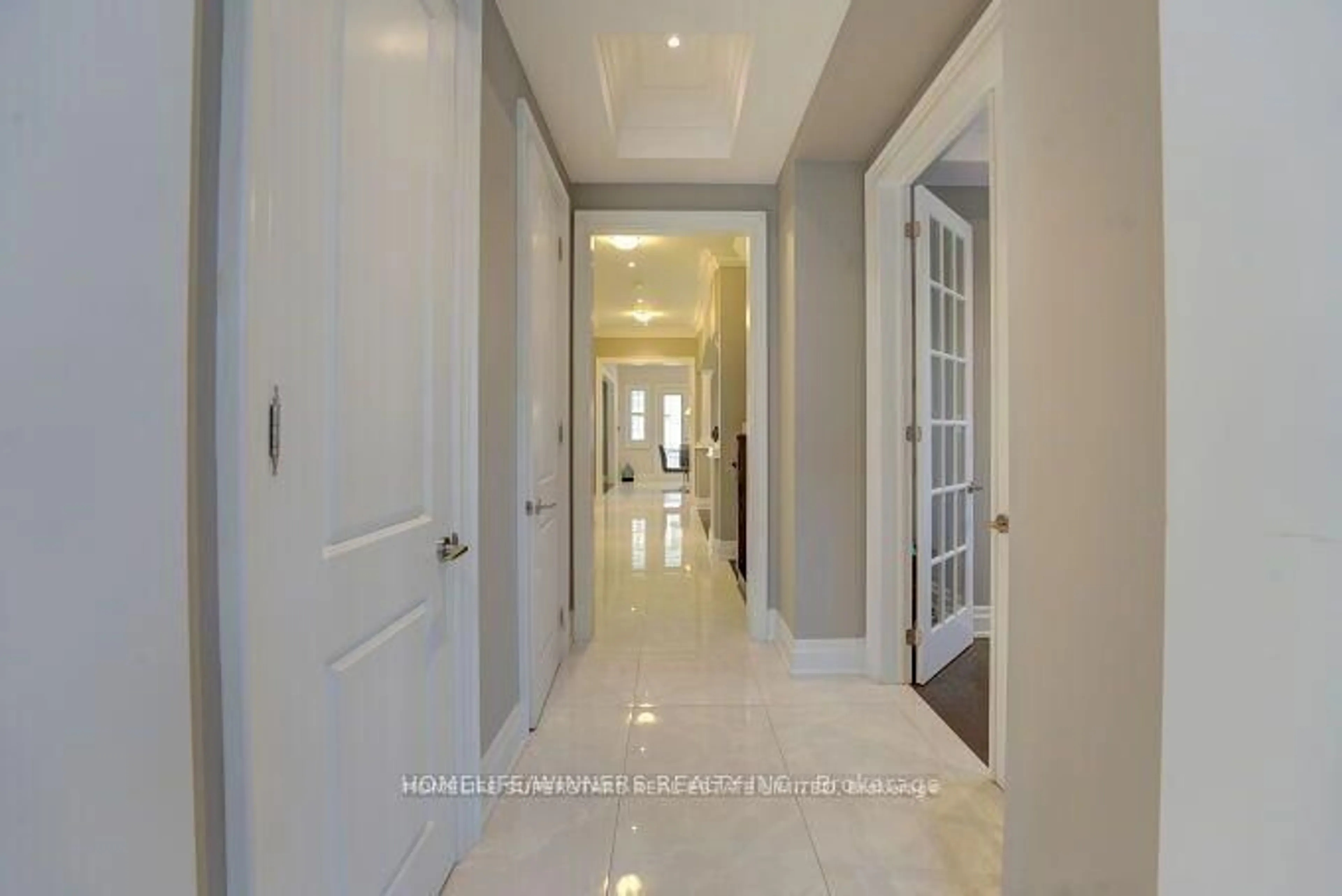 Indoor foyer for 13 Boyce Cres, Brampton Ontario L6P 0H8
