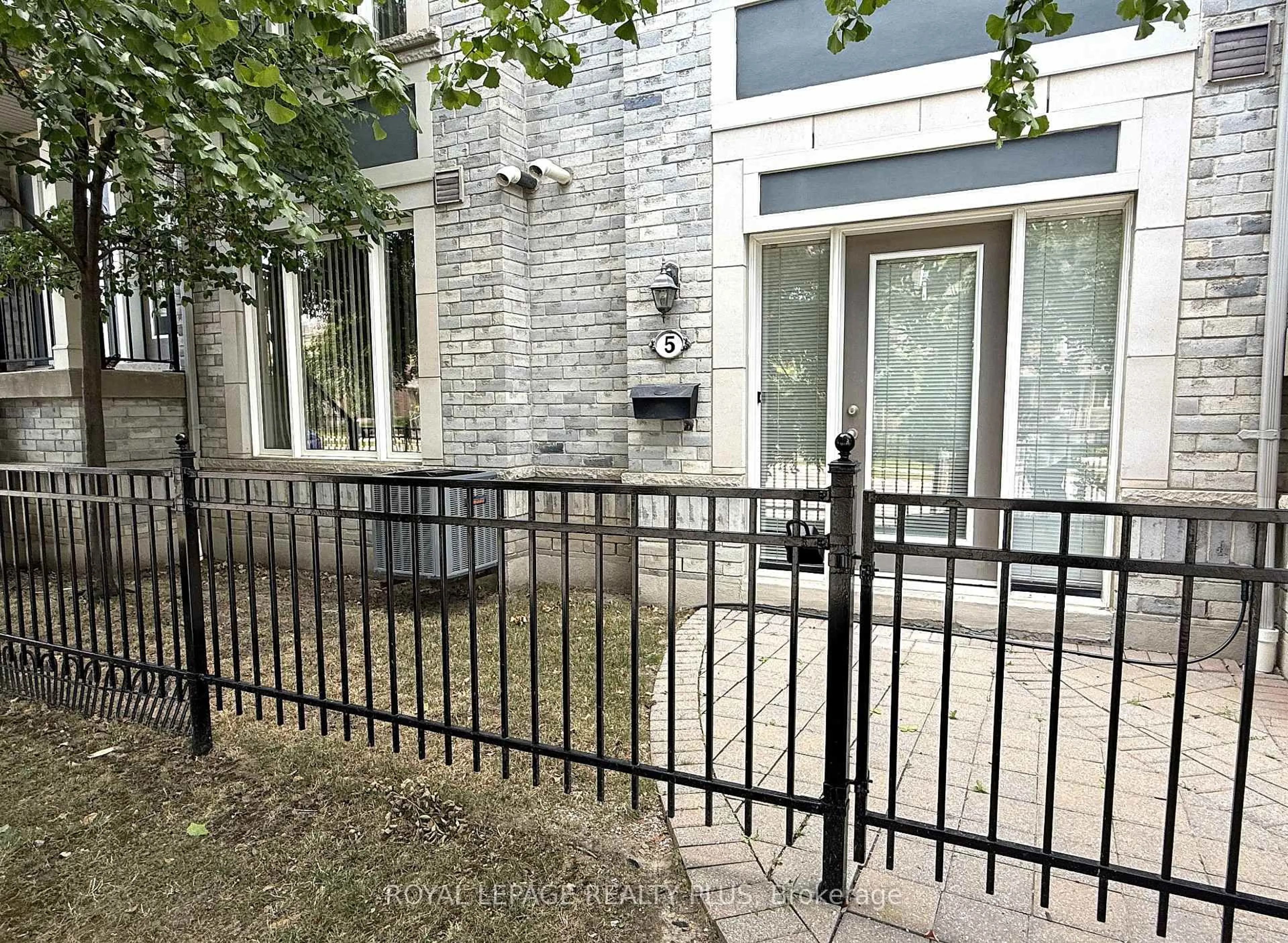 Unknown for 3015 Destination Dr #5, Mississauga Ontario L5M 0P3