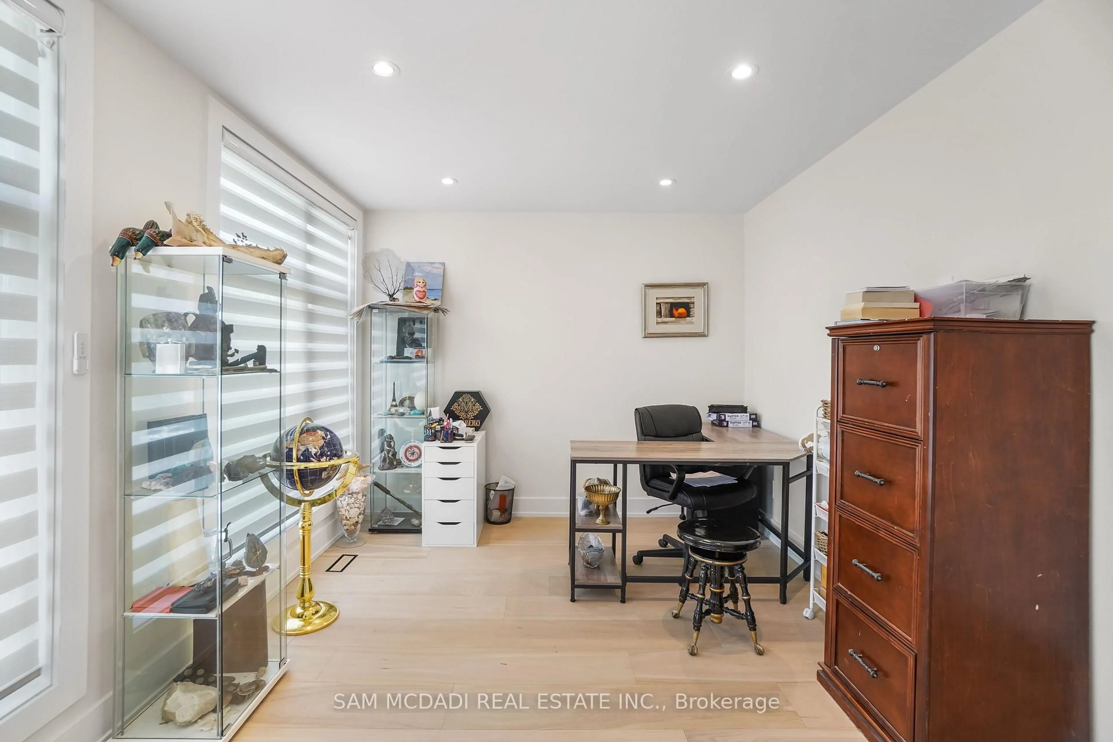 Unknown for 1036 Enola Ave, Mississauga Ontario L5G 4A9