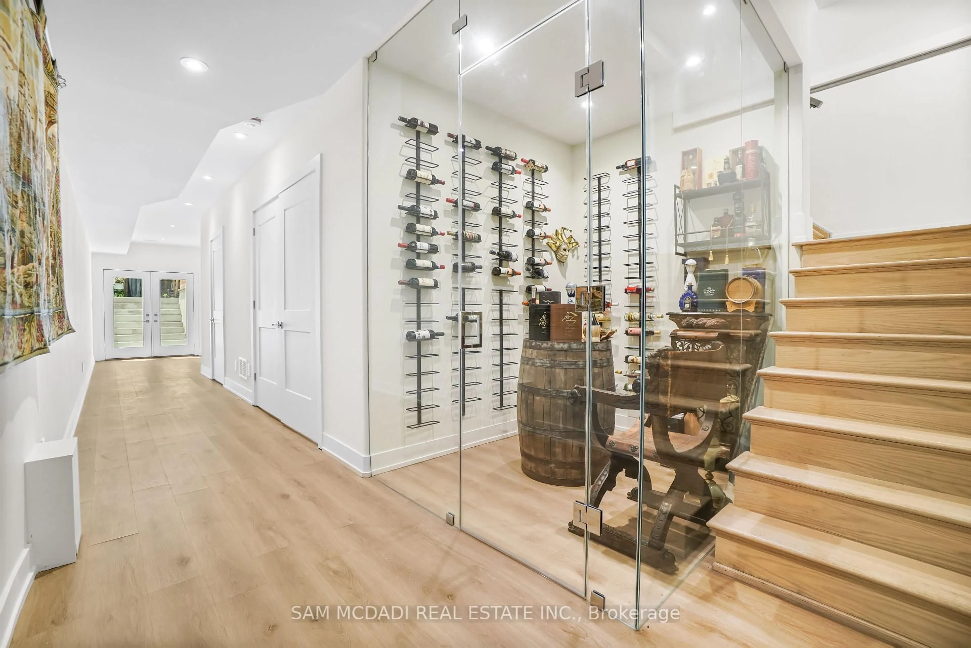 Indoor entryway for 1036 Enola Ave, Mississauga Ontario L5G 4A9