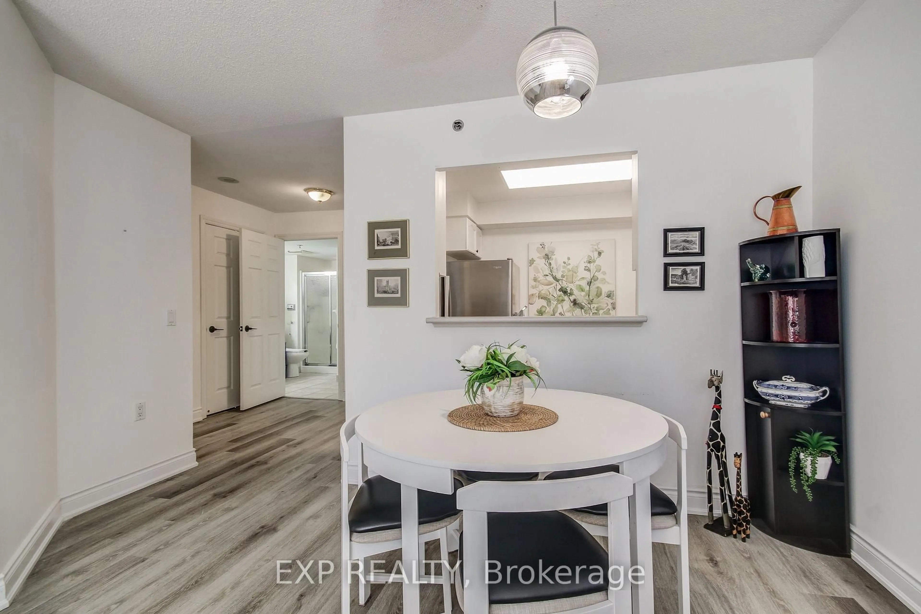 Open concept kitchen, unknown for 100 Burloak Dr #1409, Burlington Ontario L7L 6P6