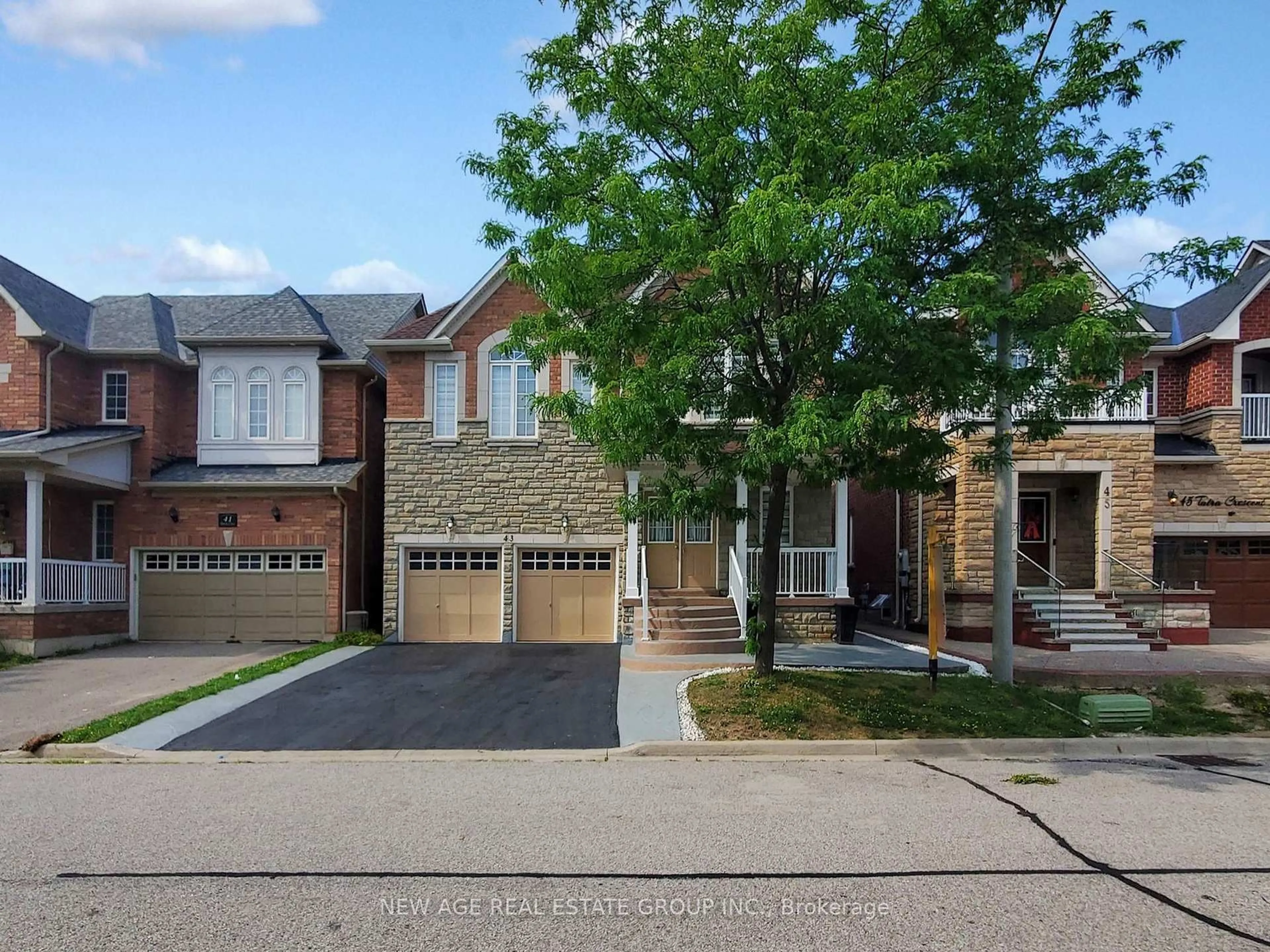 Home with brick exterior material, street for 43 Tatra Cres, Brampton Ontario L6Y 0K6