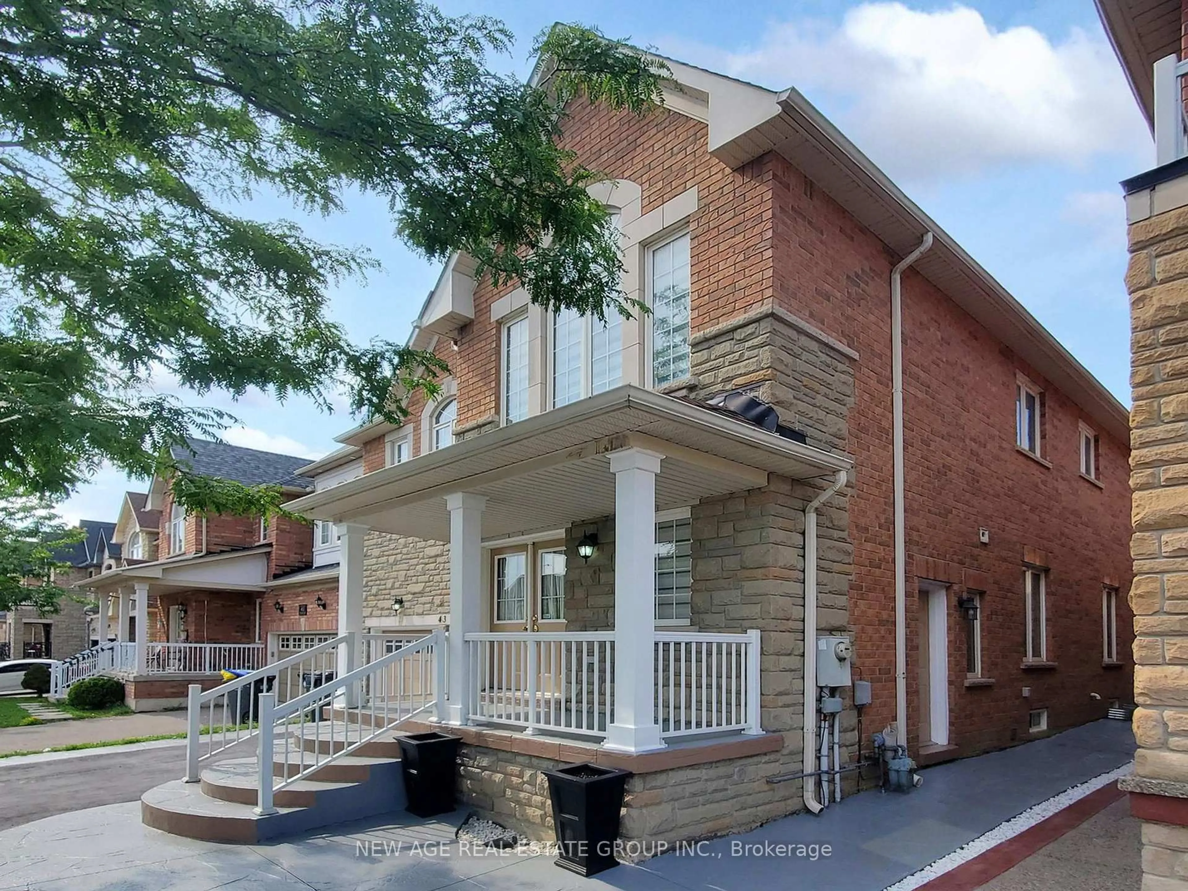 Home with brick exterior material, street for 43 Tatra Cres, Brampton Ontario L6Y 0K6