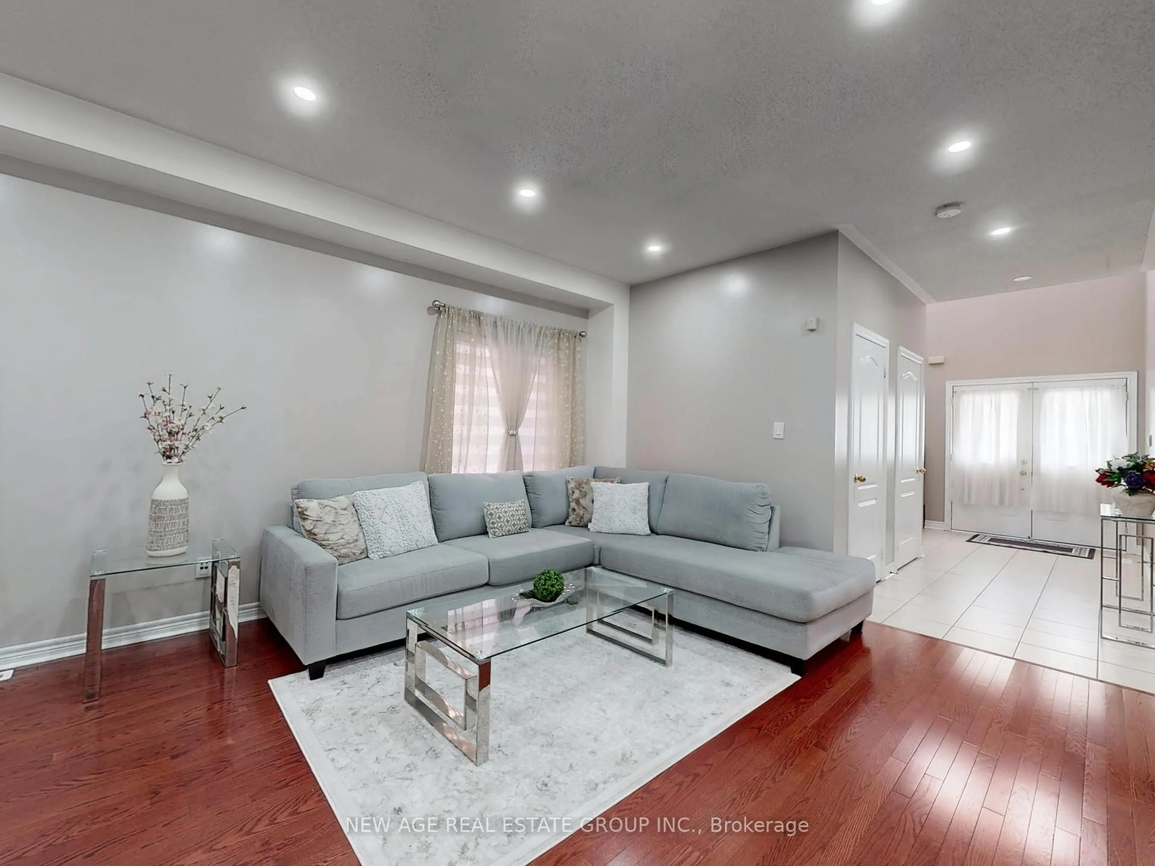 Living room with furniture, unknown for 43 Tatra Cres, Brampton Ontario L6Y 0K6