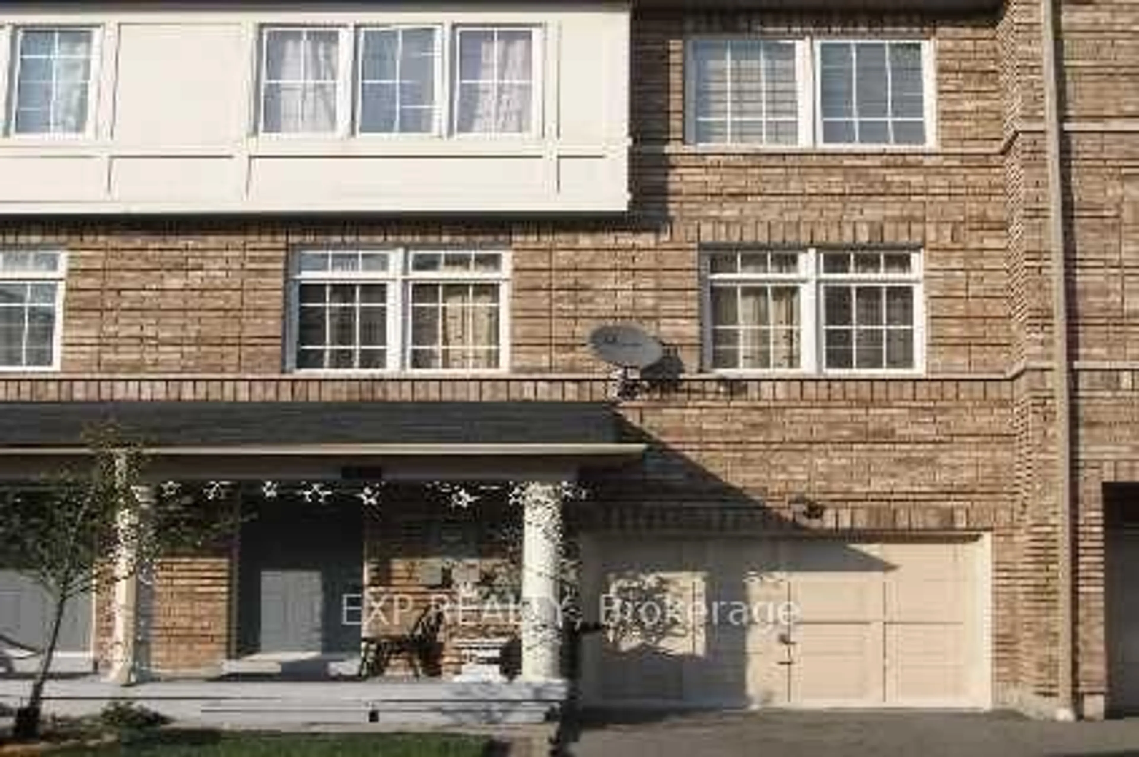 Home with brick exterior material, building for 7035 Rexwood Rd #13, Mississauga Ontario L4T 4M6