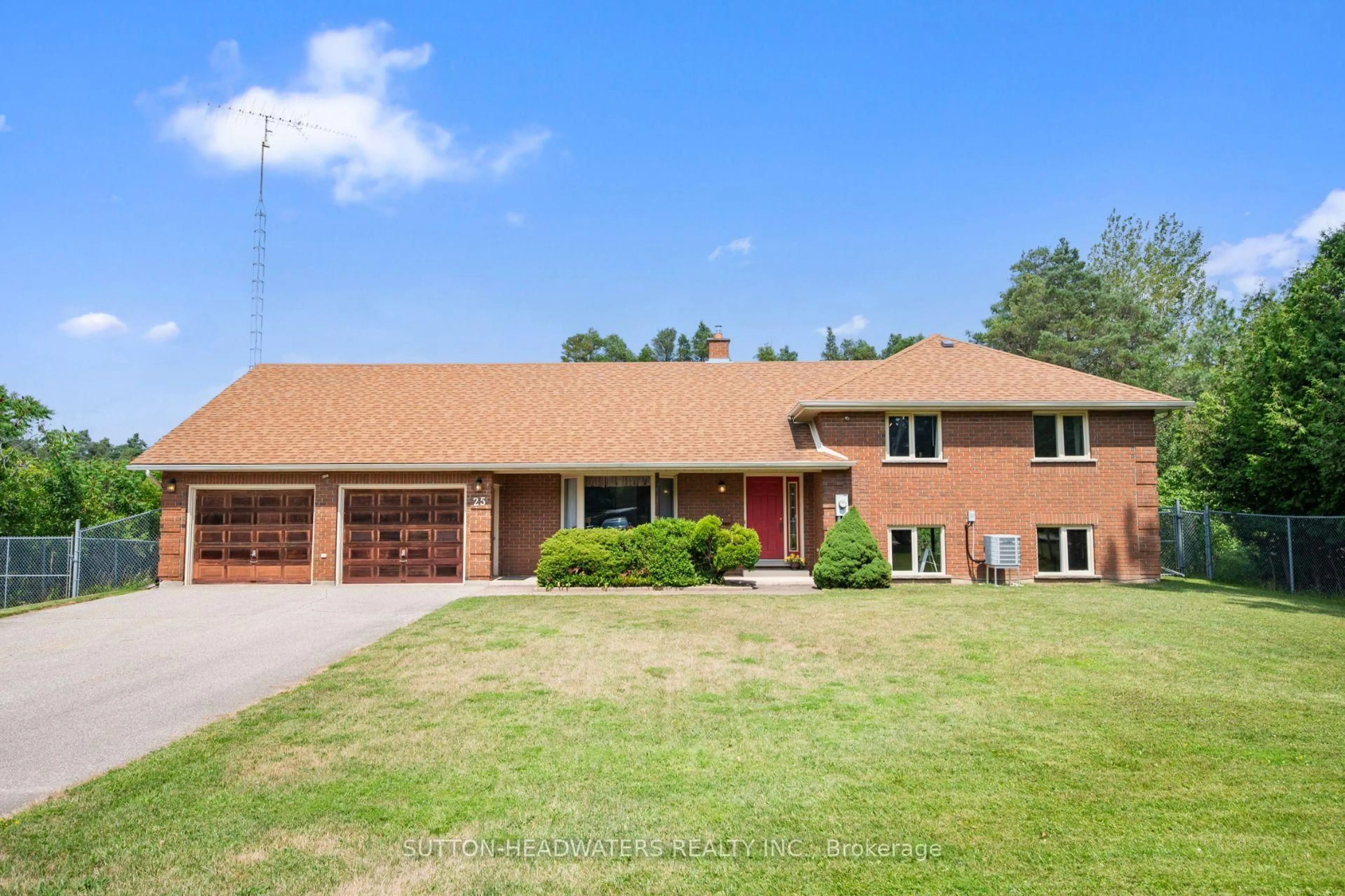 Home with brick exterior material, unknown for 25 Caledon St, Caledon Ontario L7K 0E2