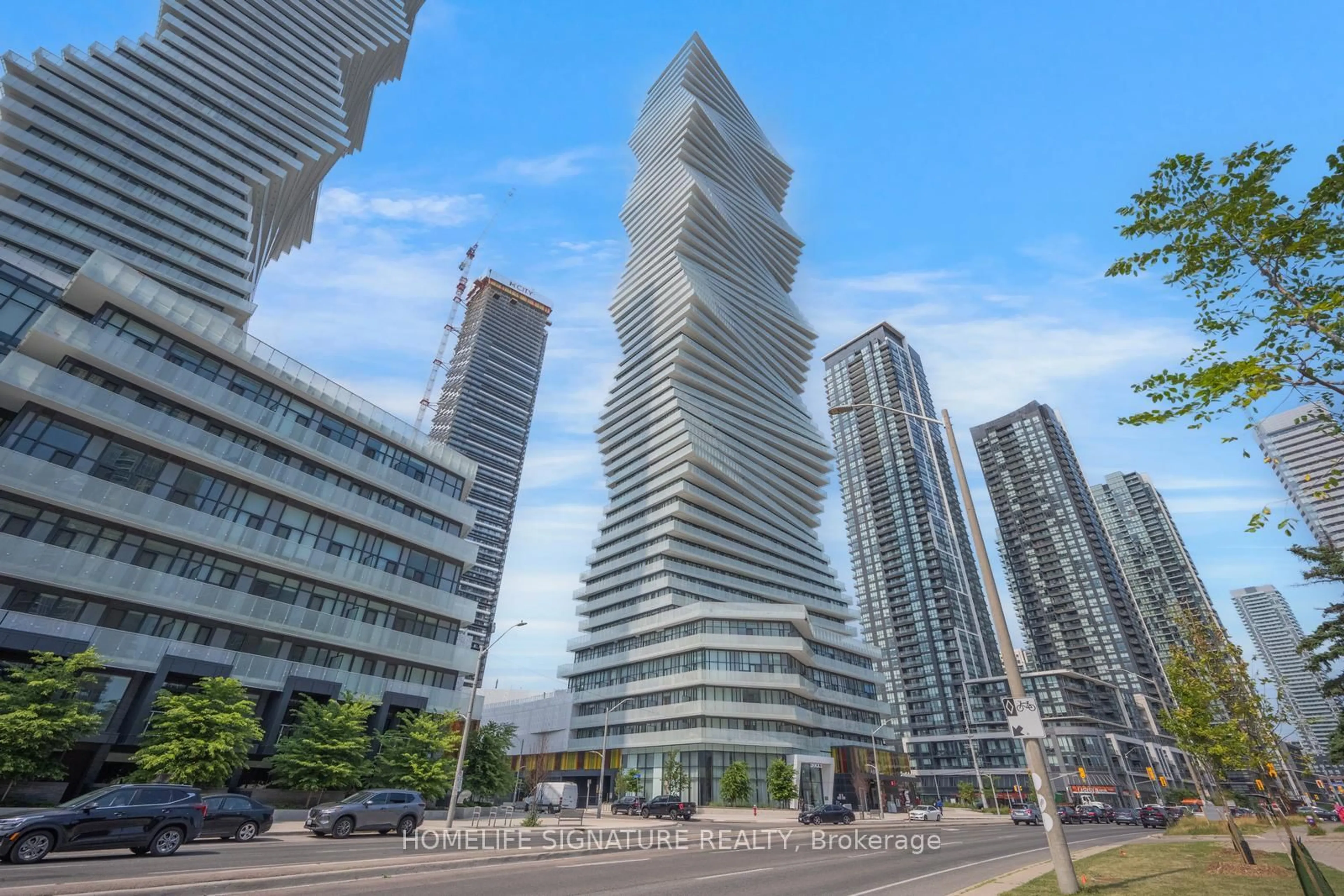 Unknown for 3900 Confederation Pkwy #3210, Mississauga Ontario L5B 0M3