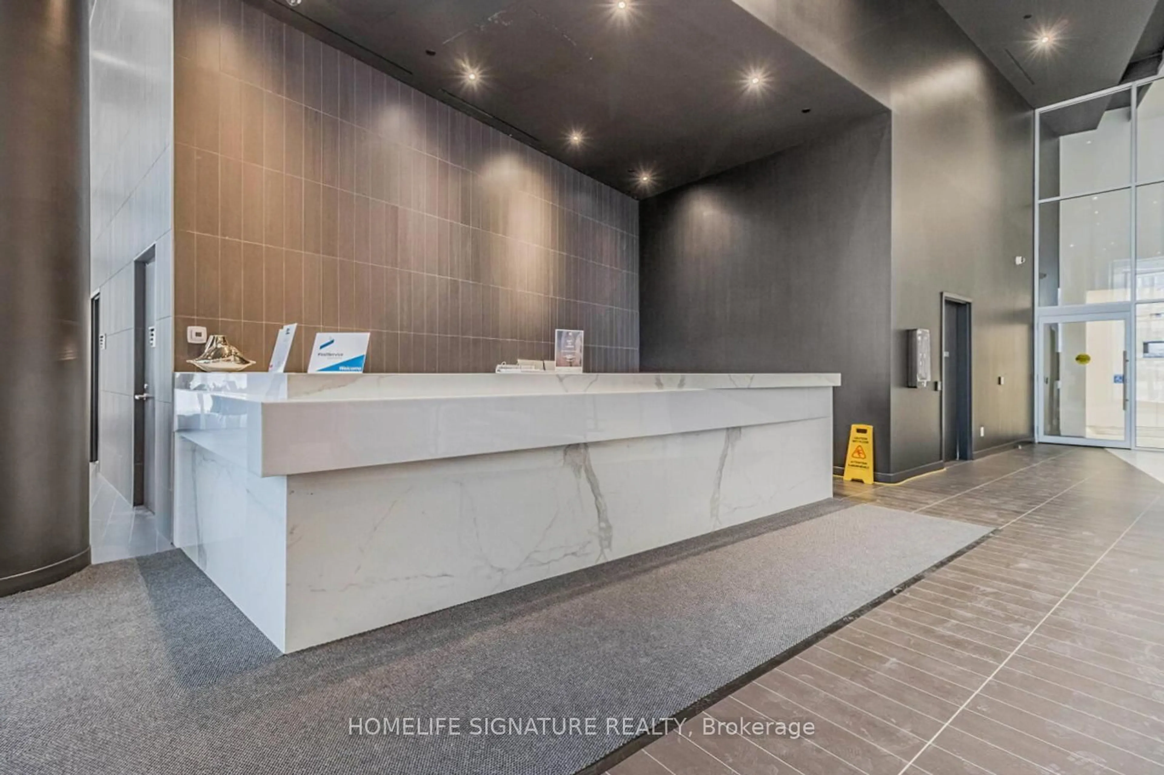 Lobby for 3900 Confederation Pkwy #3210, Mississauga Ontario L5B 0M3