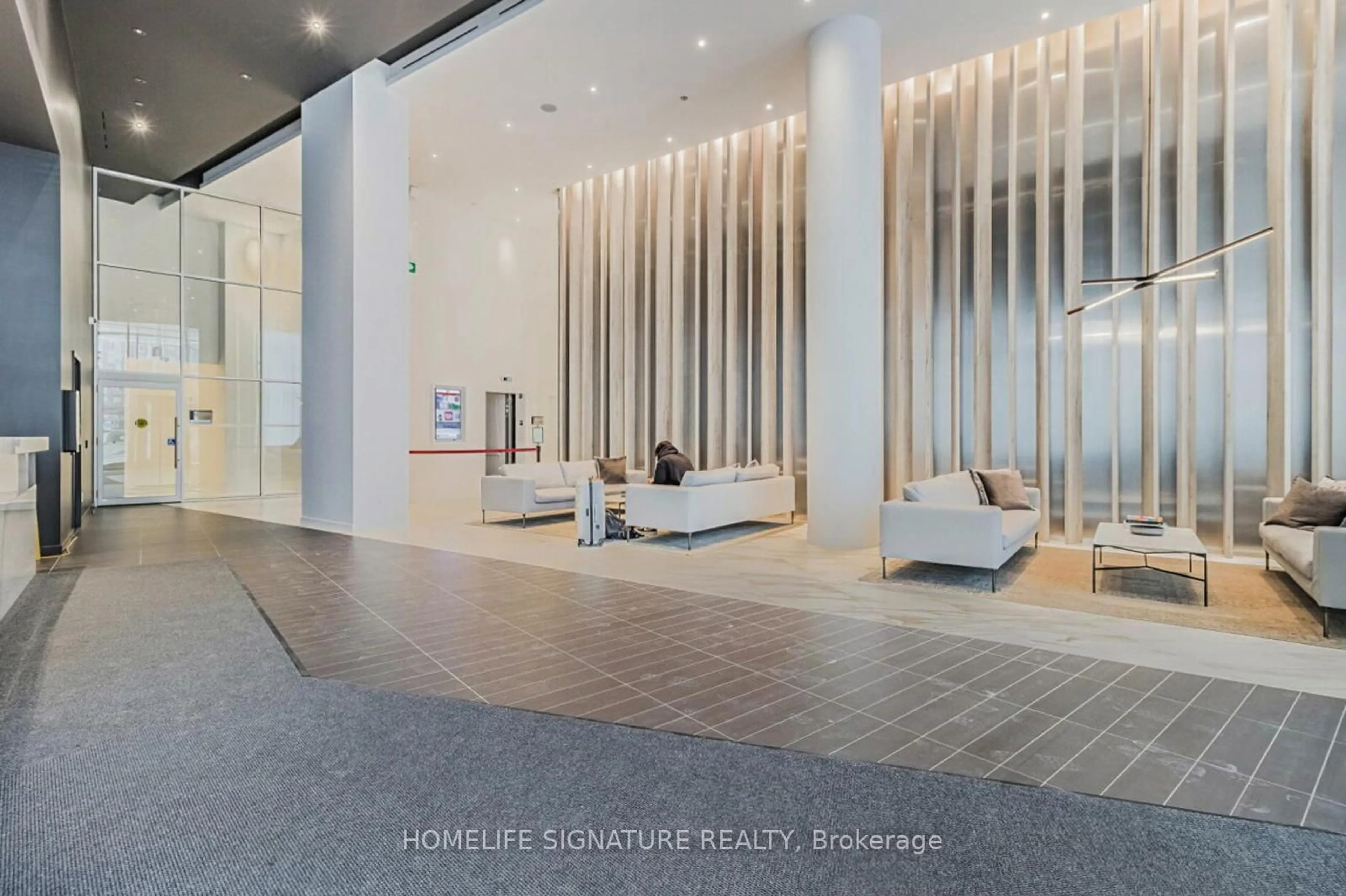 Lobby for 3900 Confederation Pkwy #3210, Mississauga Ontario L5B 0M3