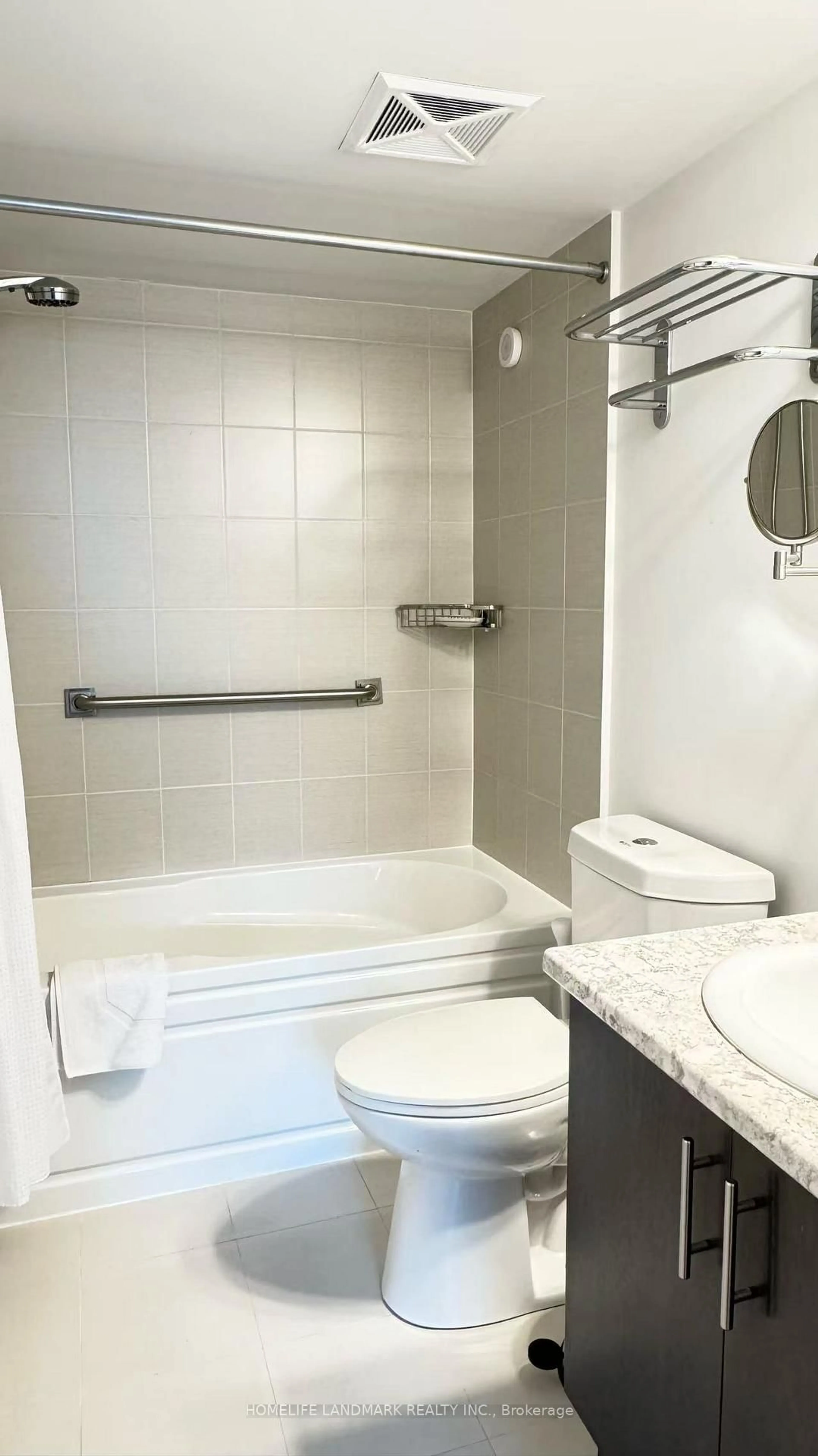 Standard bathroom, unknown for 95 Eastwood Park Gdns #27, Toronto Ontario M8W 0B9