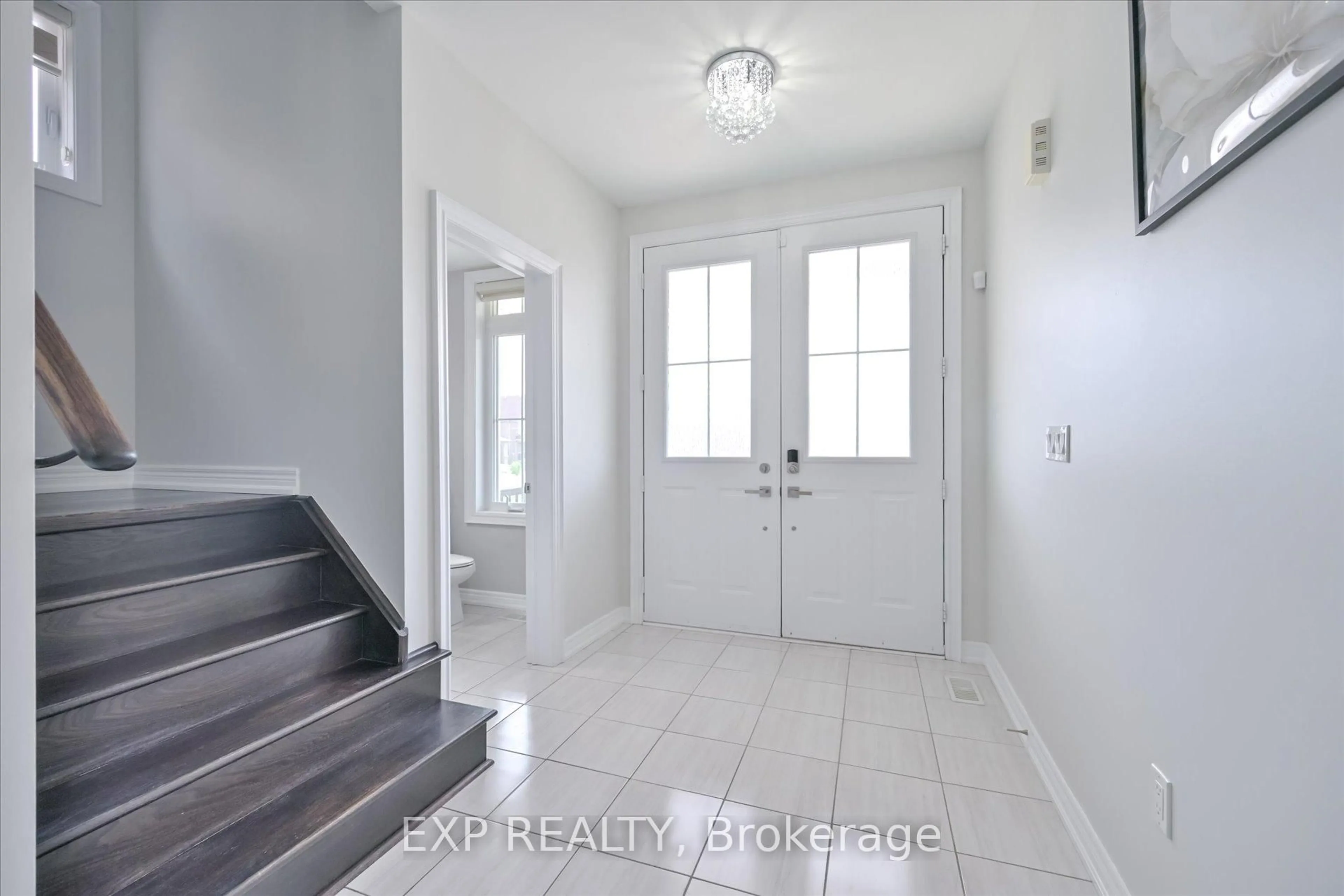 Indoor entryway for 83 Parity Rd, Brampton Ontario L6X 5N1
