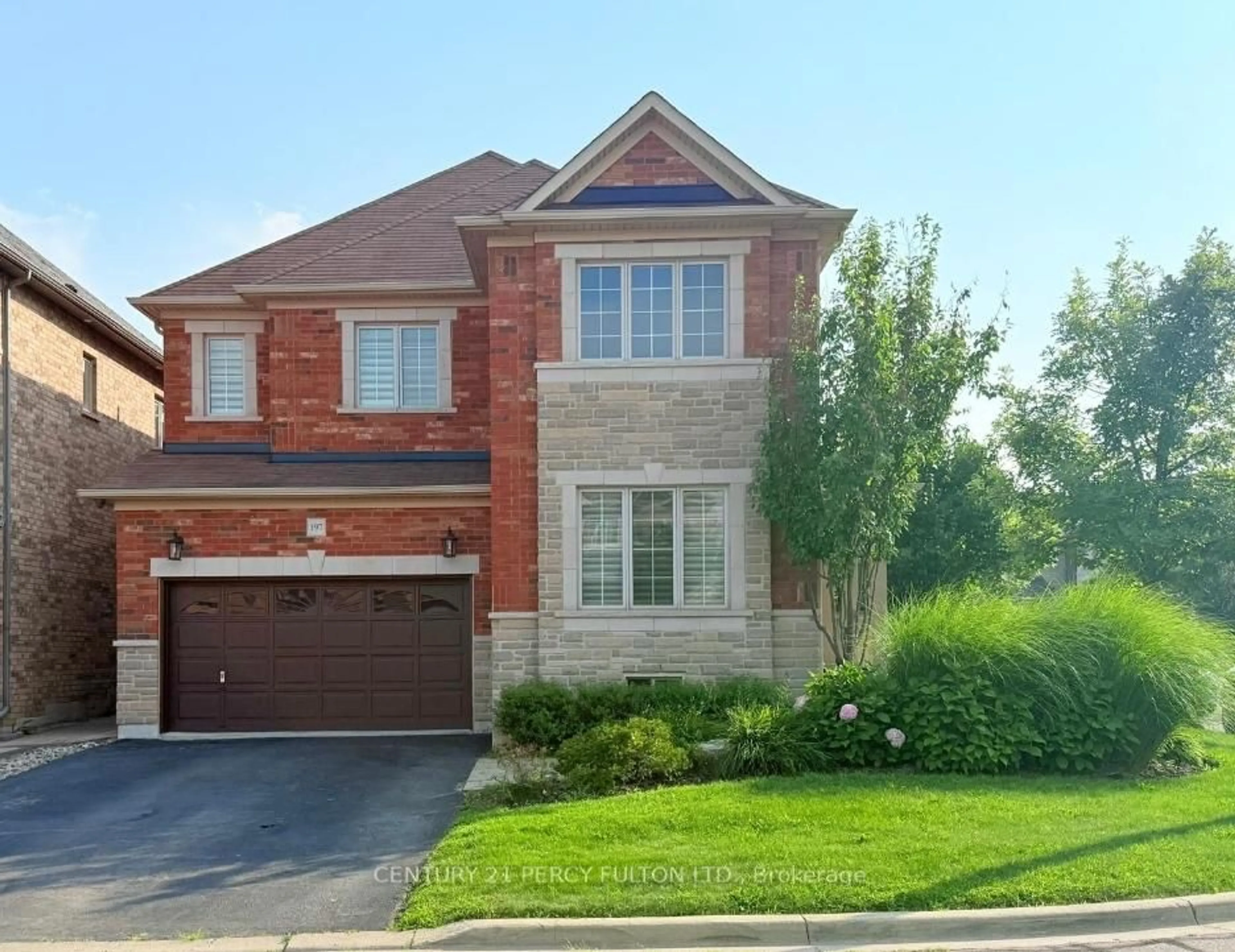 Home with brick exterior material, street for 197 Quinlan Crt, Milton Ontario L9T 7A2