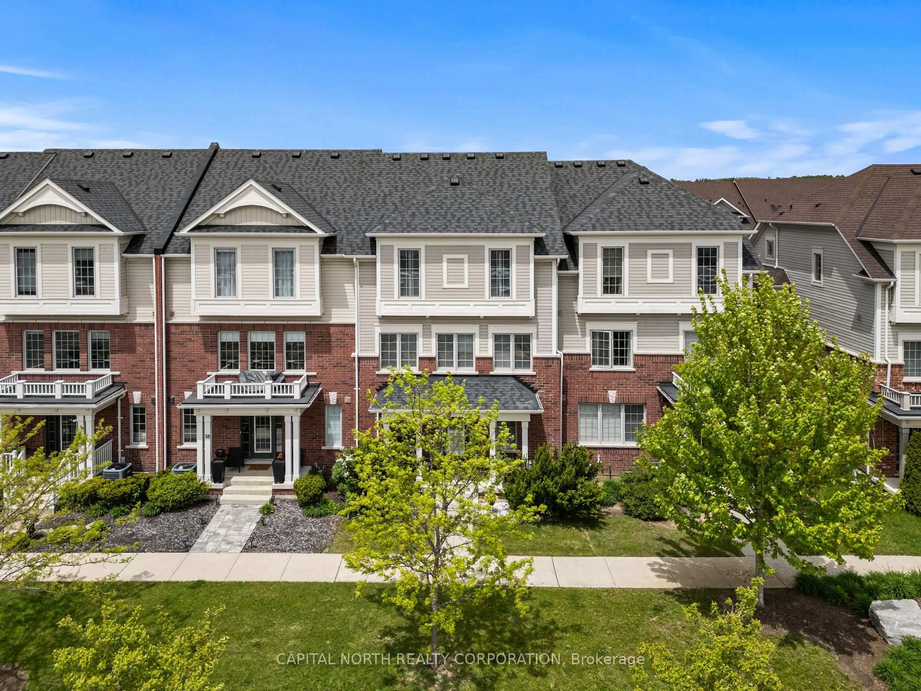 A pic from outside/outdoor area/front of a property/back of a property/a pic from drone, unknown for 36 Mcdevitt Lane, Caledon Ontario L7C 3S2