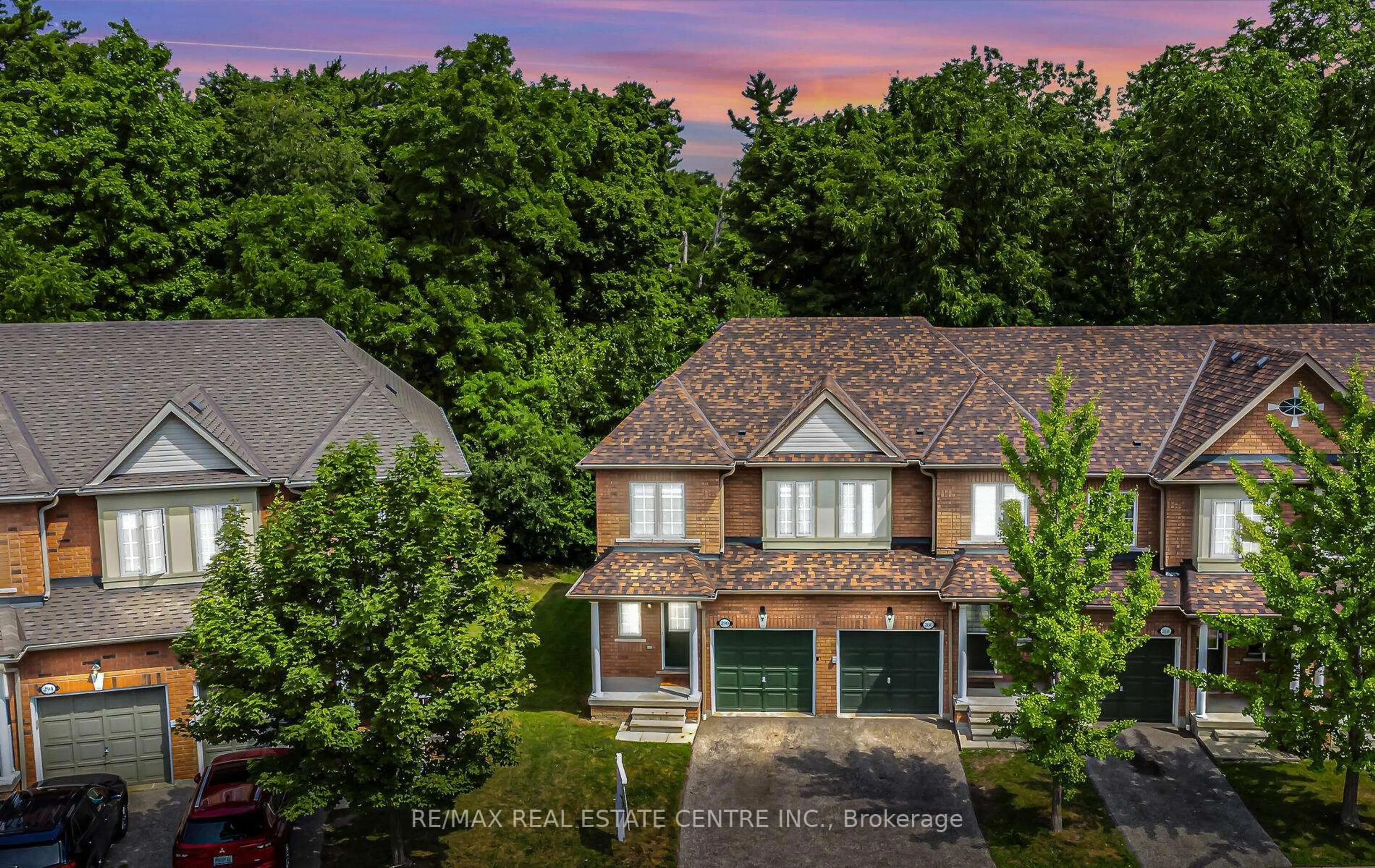 A pic from outside/outdoor area/front of a property/back of a property/a pic from drone, street for 7360 Zinnia Pl #290, Mississauga Ontario L5W 2A2